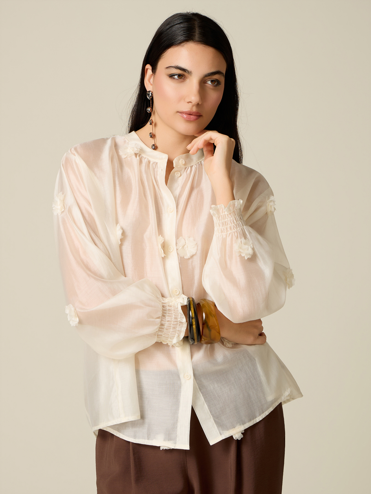 Chemise avec applications florales, OLTRE
