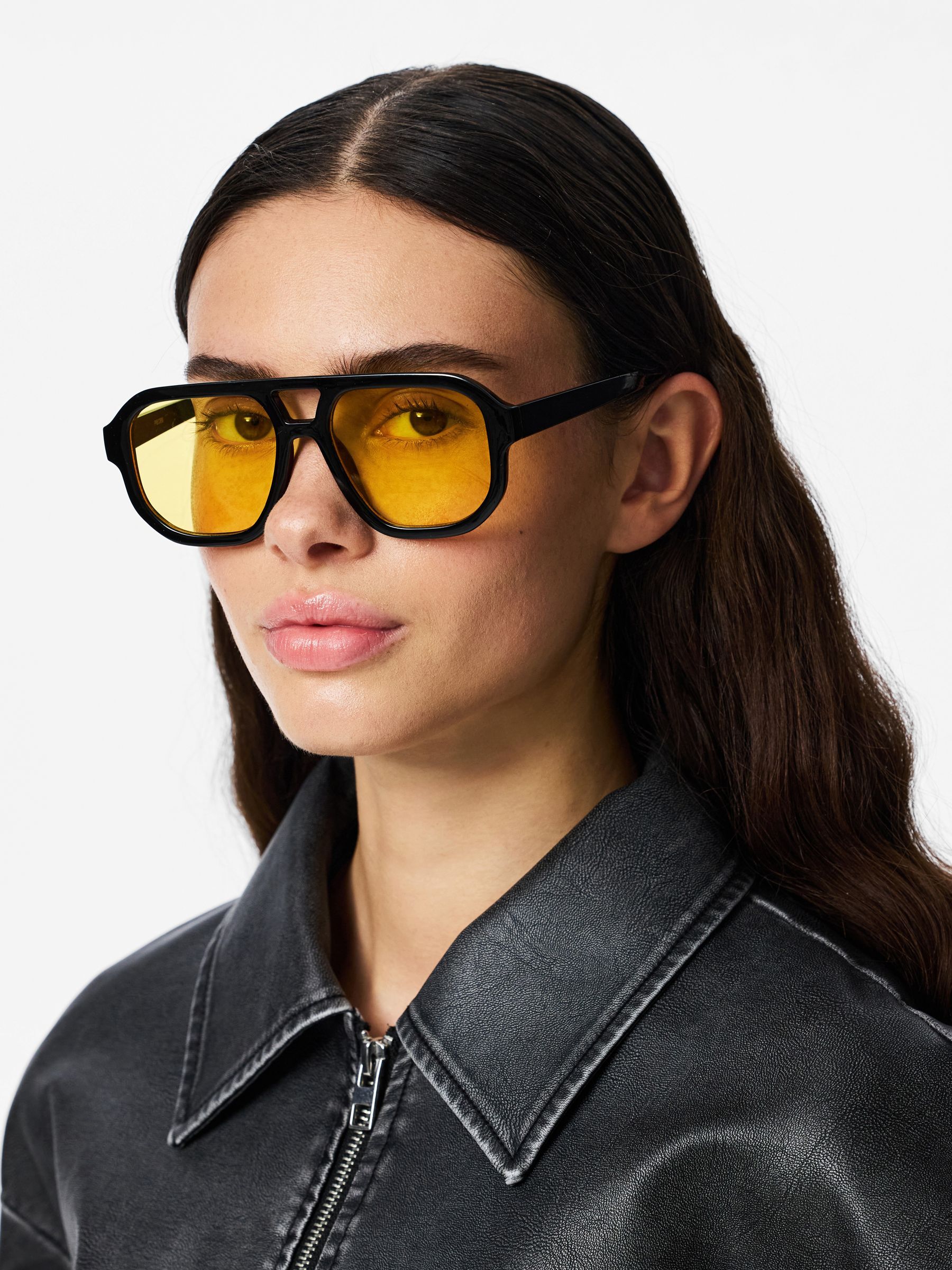 Lunettes De Soleil, PIECES