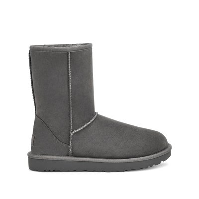 W Classic Short II Ankle Boots in Suede with Faux Fur Lining UGG