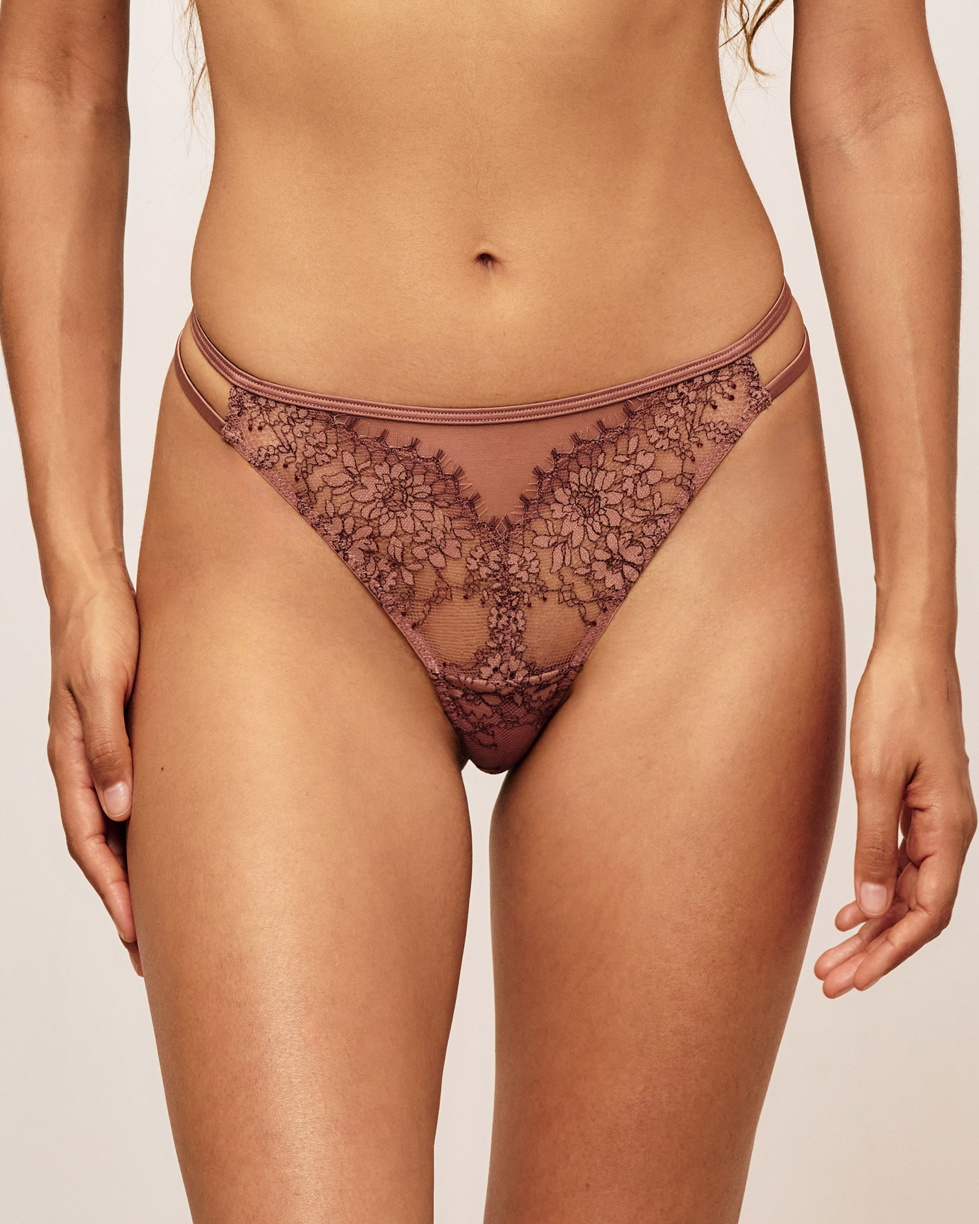 String en dentelle MOCHALOVIZ, UNDIZ