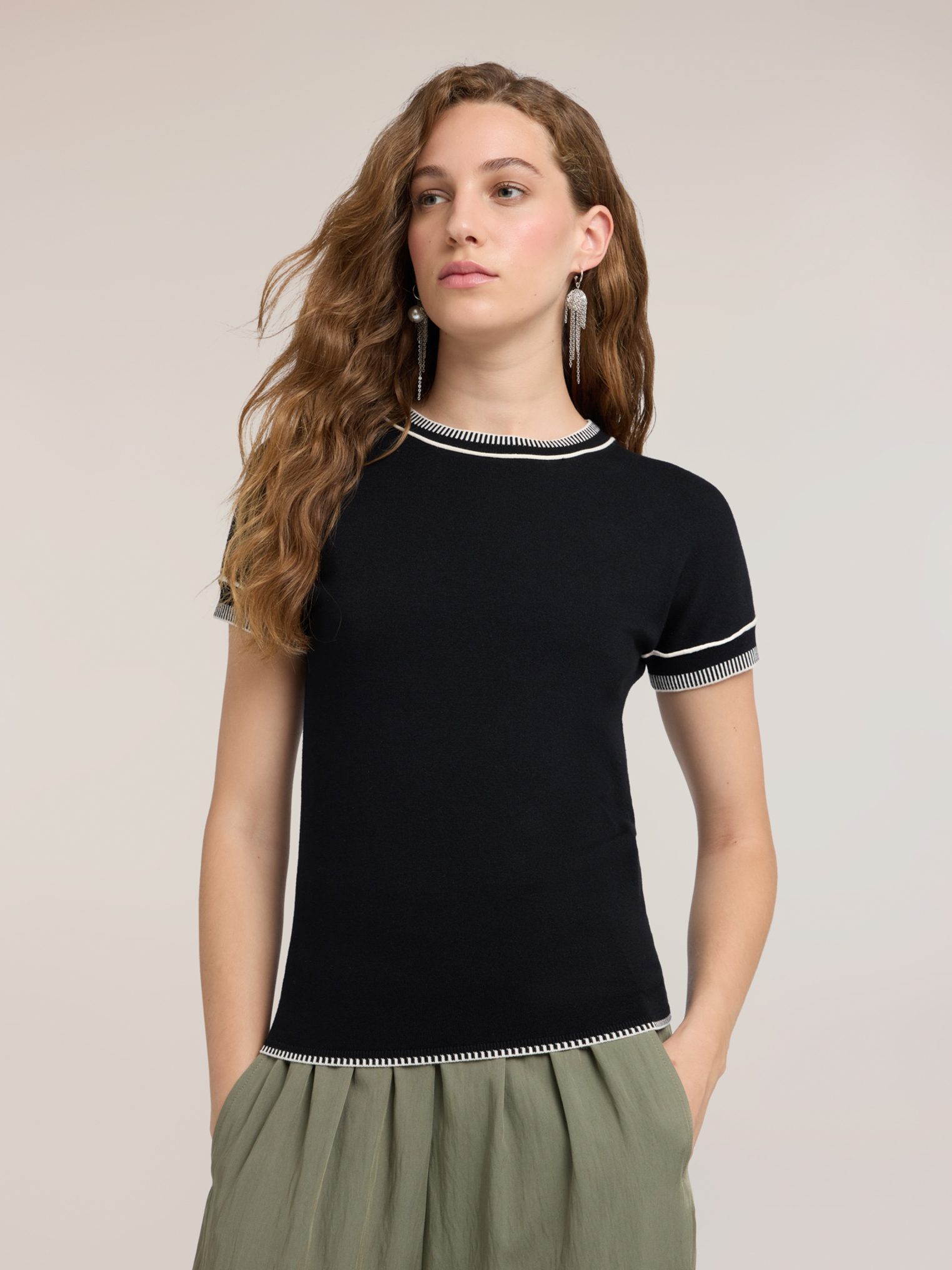 Pull en maille unie avec bords contrastants, MOTIVI