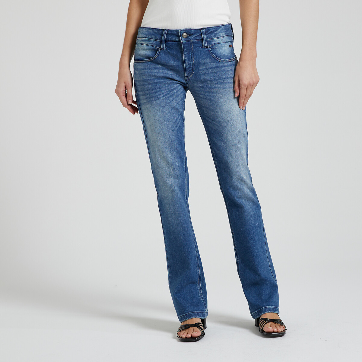 Betsy sdm bootcut jeans in mid rise length 33.5