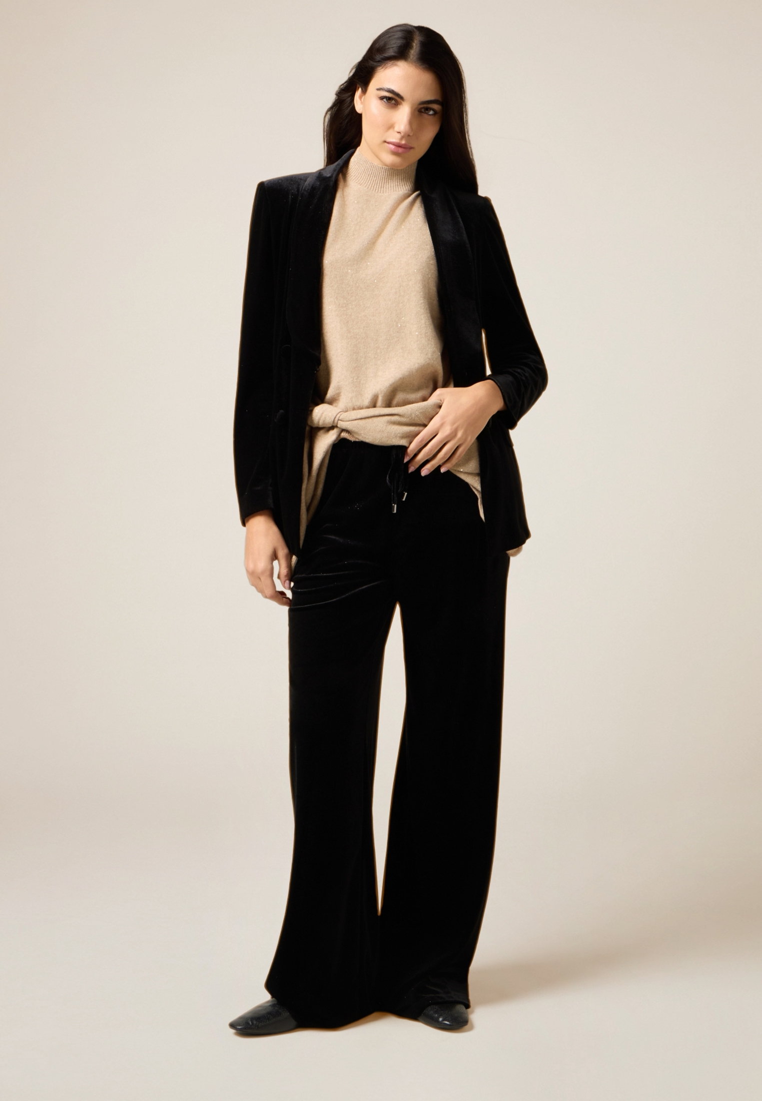 Pantalon palazzo, OLTRE
