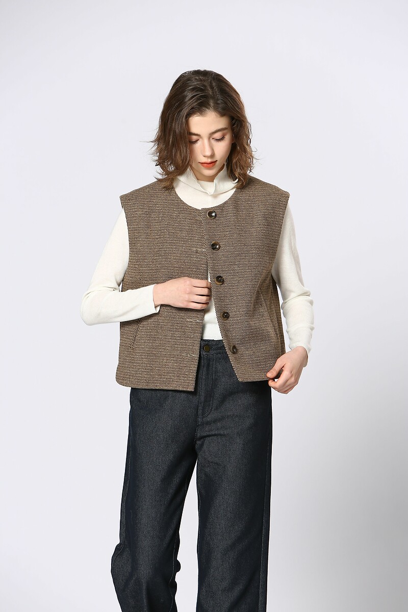Sleeveless Button-Down Jacket, SEE U SOON