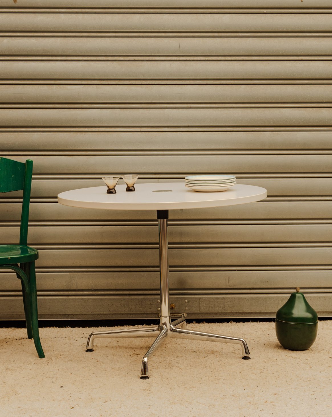 Table à manger chromée et en bois blanc Karla N°1309 - Bon état, DEBONGOUT