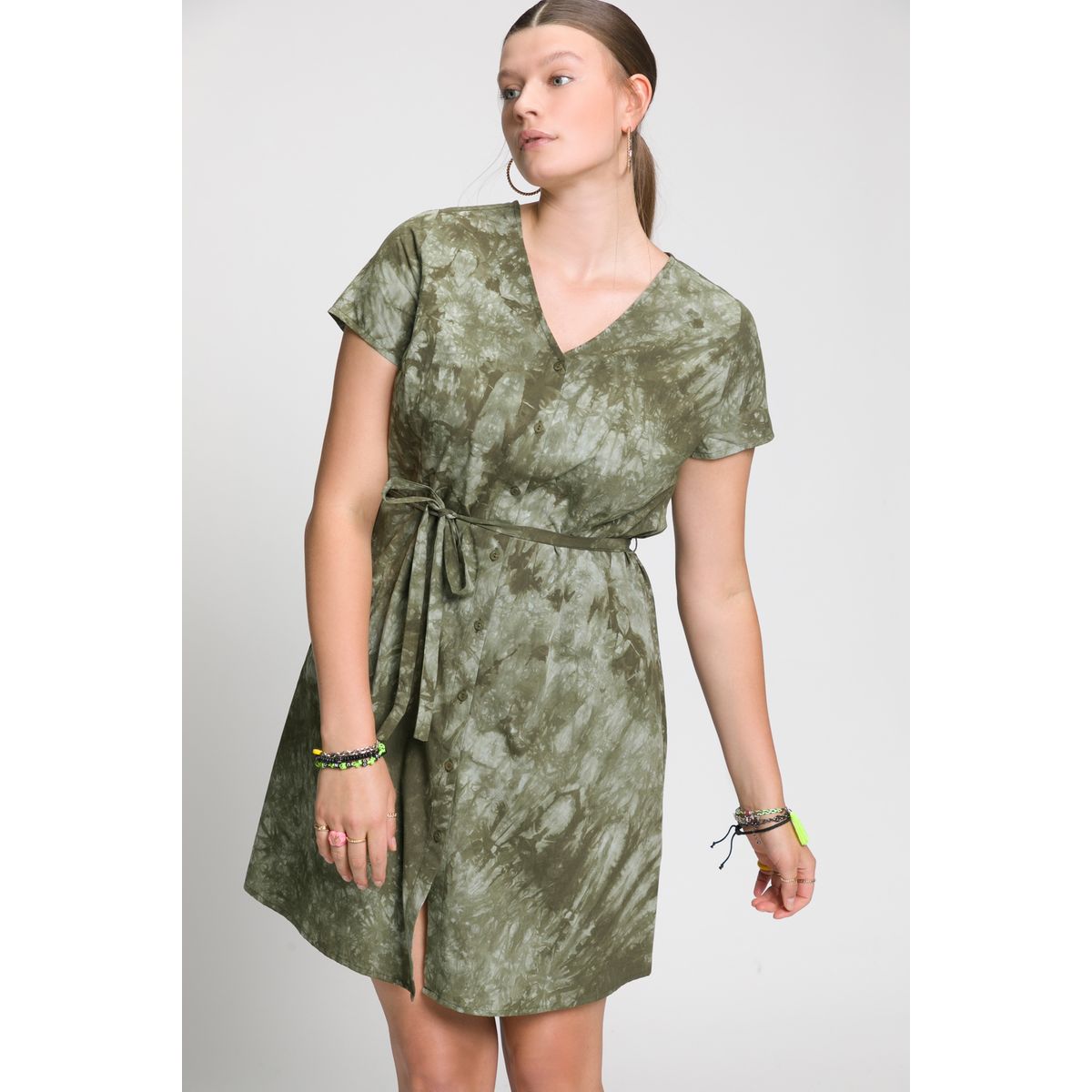 Robe shop silhouette v