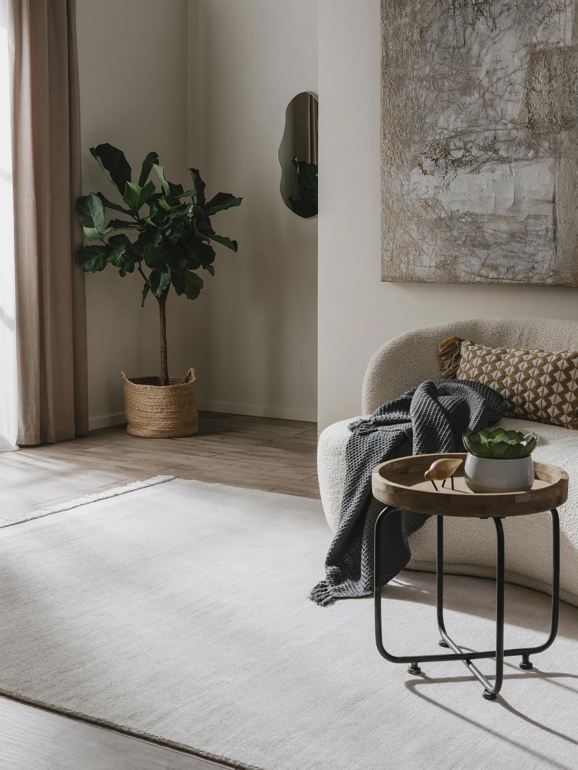Tapis fabriqué à partir de matériaux recyclés tissé main JADE, BENUTA 