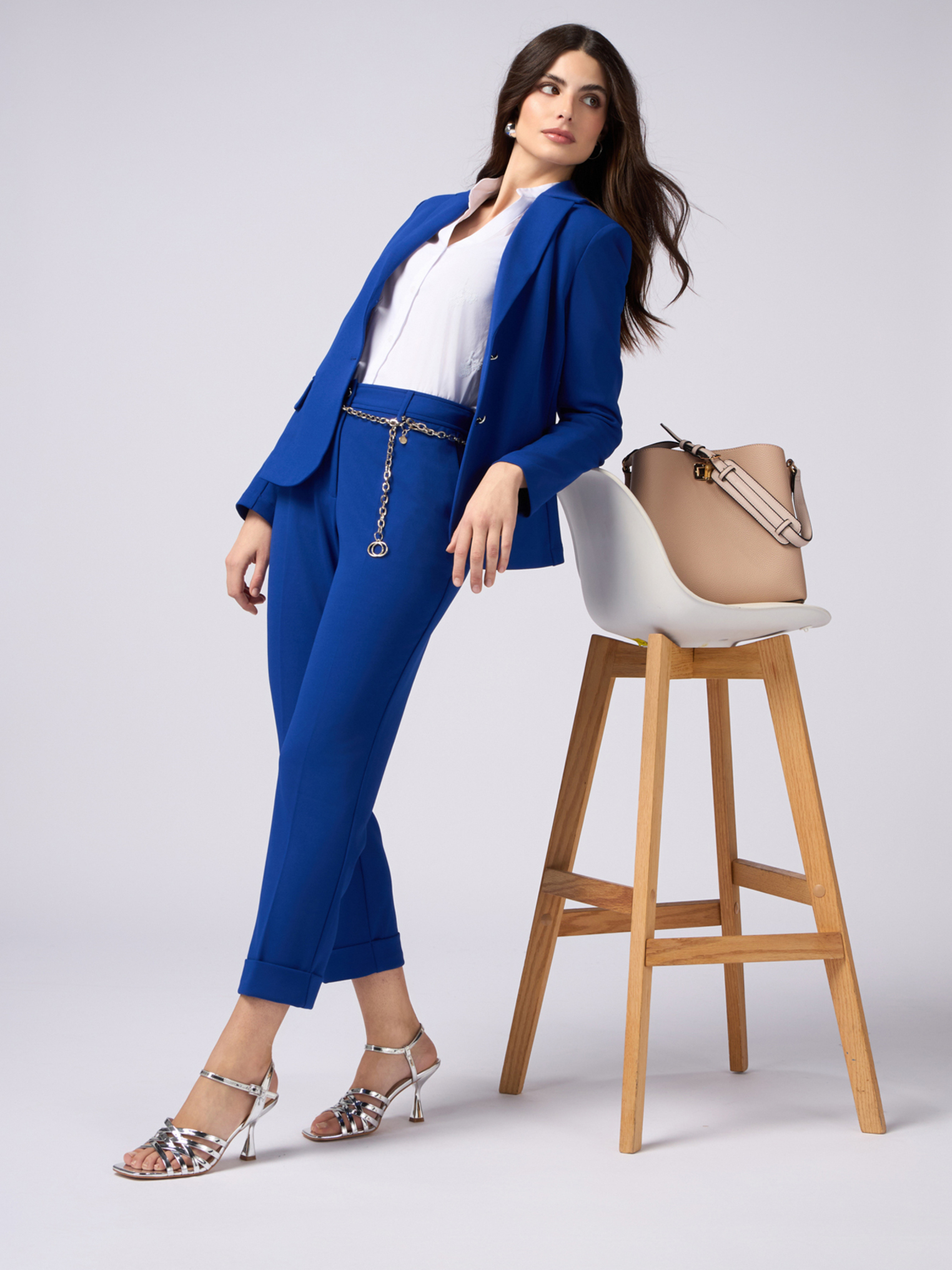 Pantalon Regular en crêpe scuba, OLTRE
