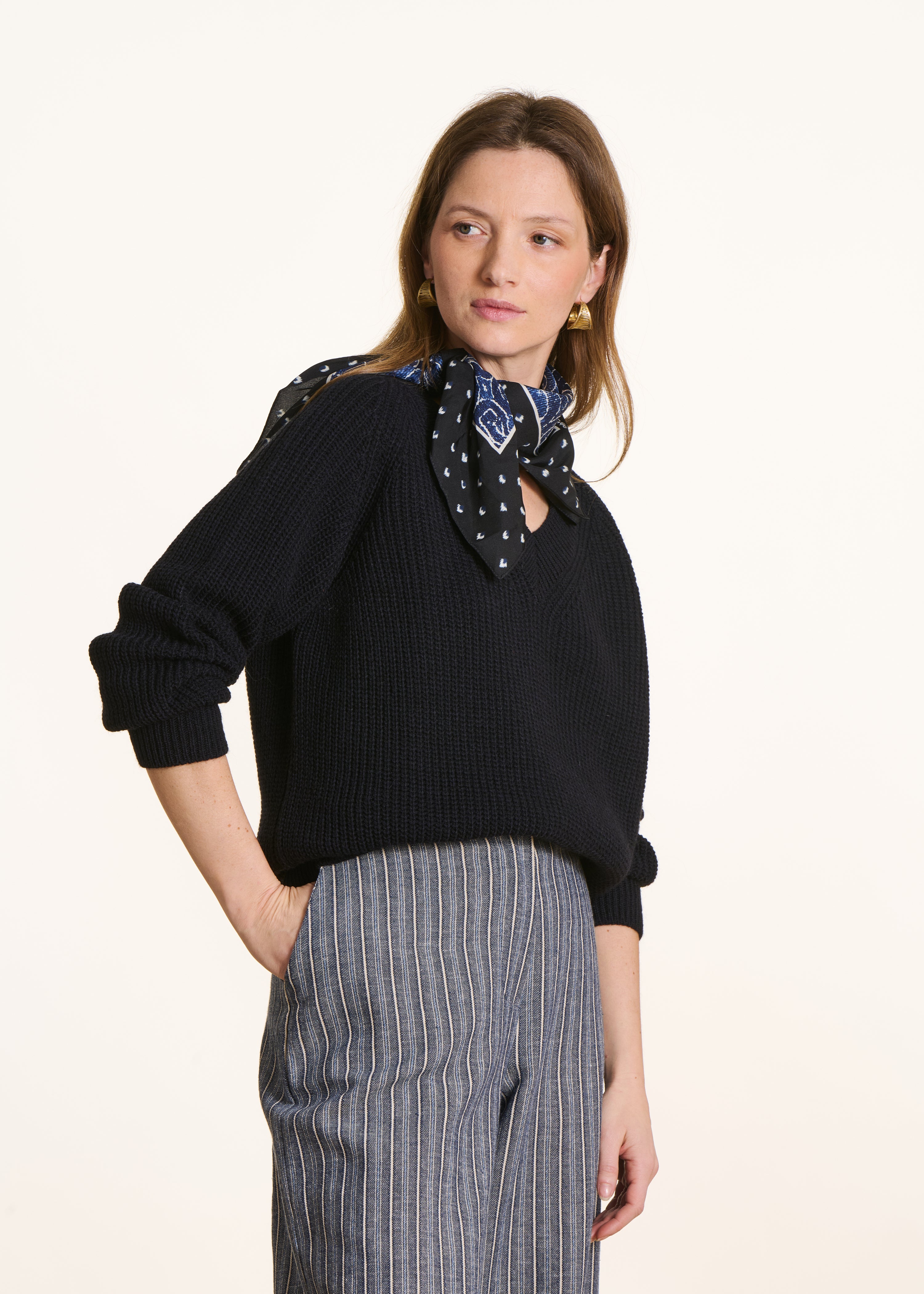 Pull encolure V en maille côtes perlées, LA FEE MARABOUTEE