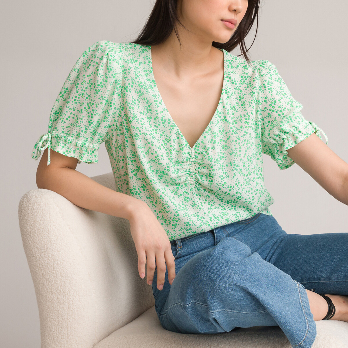 Floral Print Blouse with V-Neck and Short Sleeves