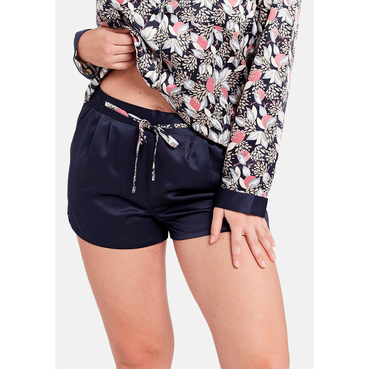 In Style Pyjama Shorts with High Waist