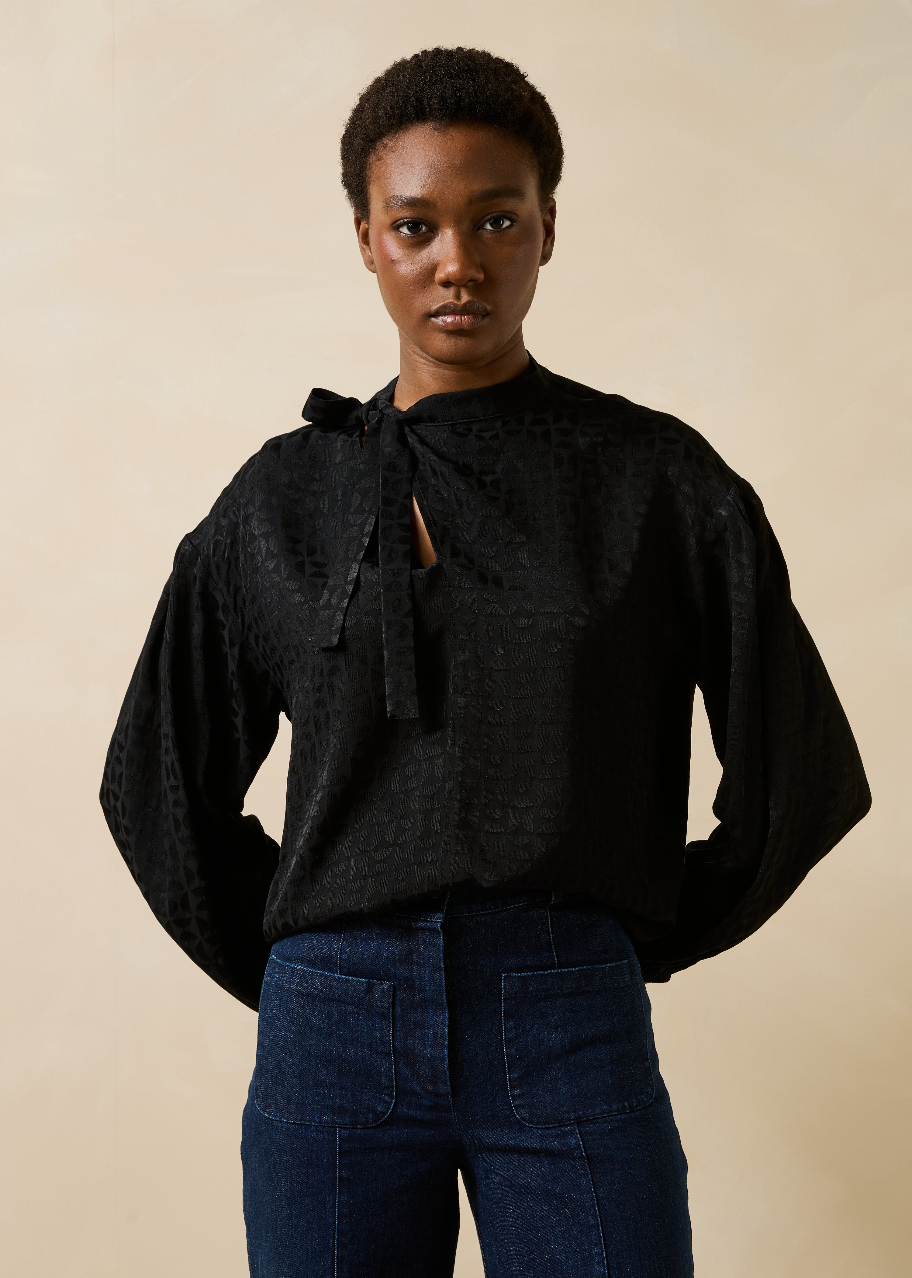 Blouse manches longues col lavallière, LA FEE MARABOUTEE