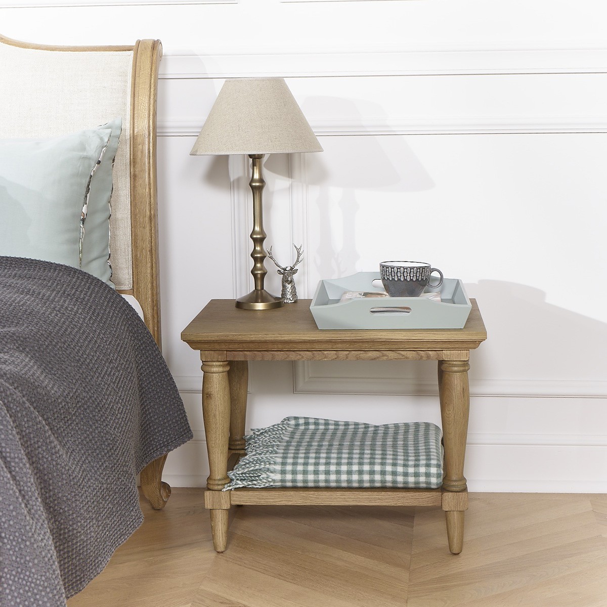 Guéridon style shabby chic en chêne EDINBURGH, ROBIN DES BOIS