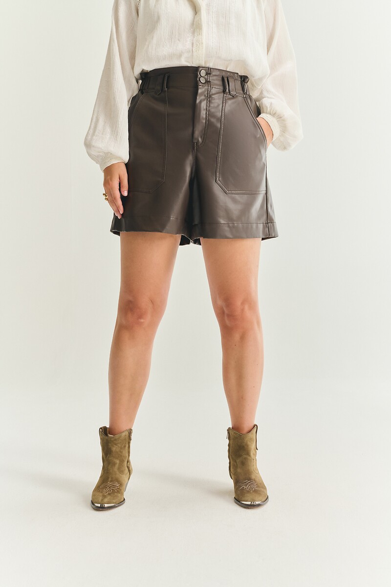 Marissio Shorts, ALMÉ