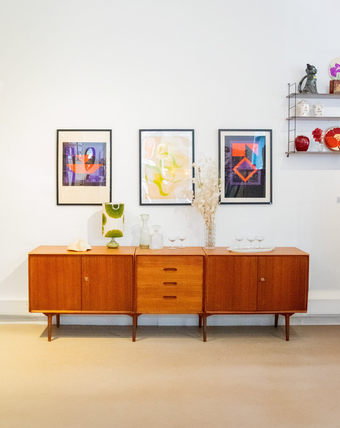 Longue enfilade en bois clair Margaret N°430 - Bon état, DEBONGOUT