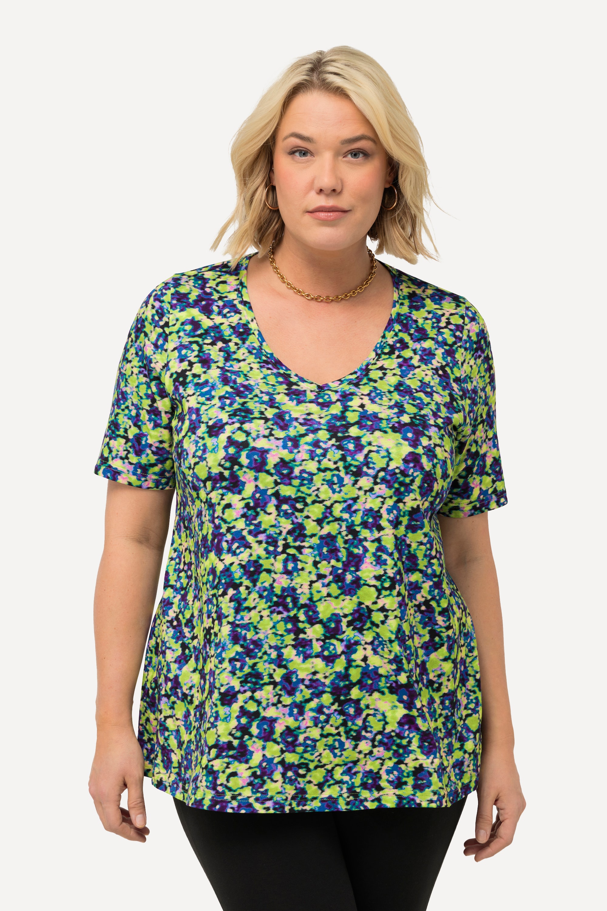 T-shirt long à fleurs. Col V et, ULLA POPKEN