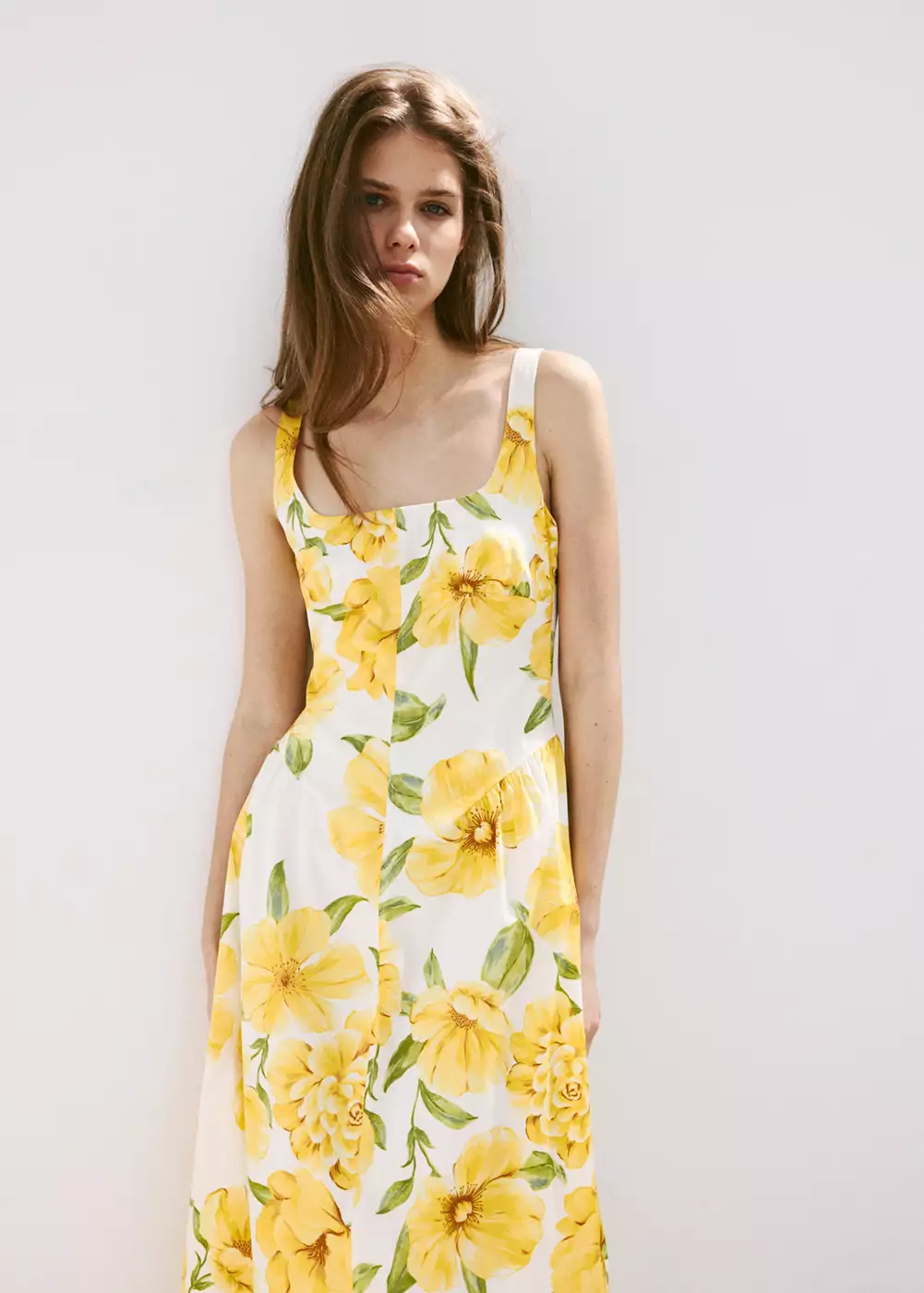 Robe à fleurs taille froncée, MANGO