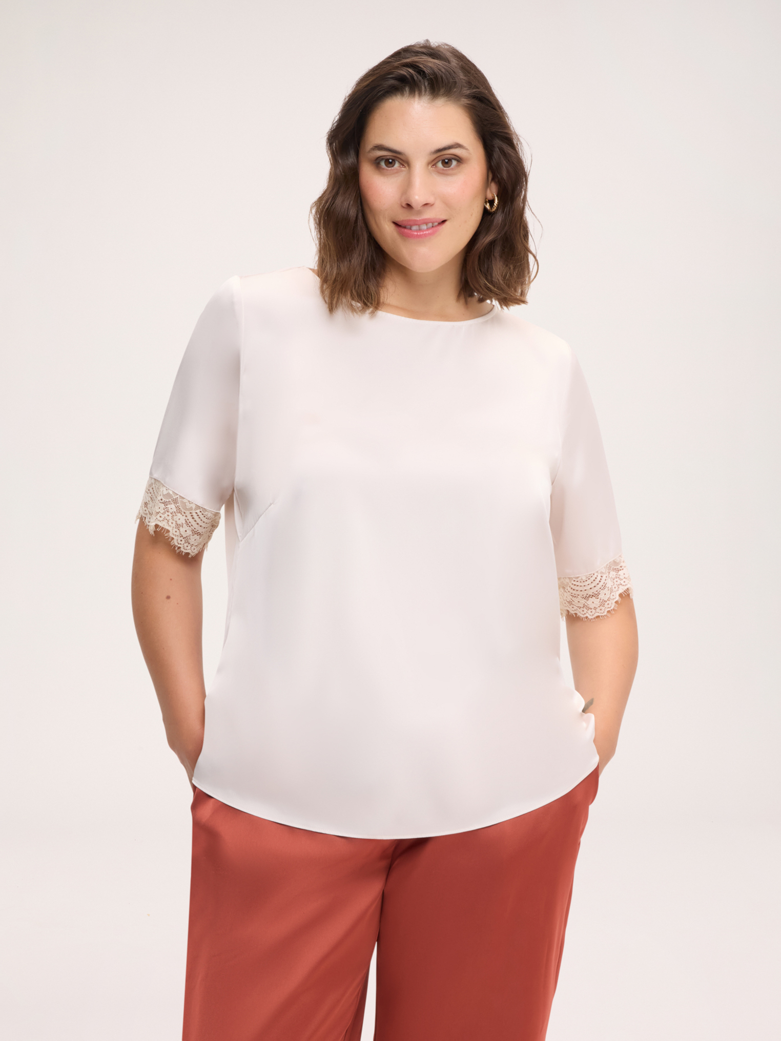 Chemisier en satin à bordures en dentelle, FIORELLA RUBINO