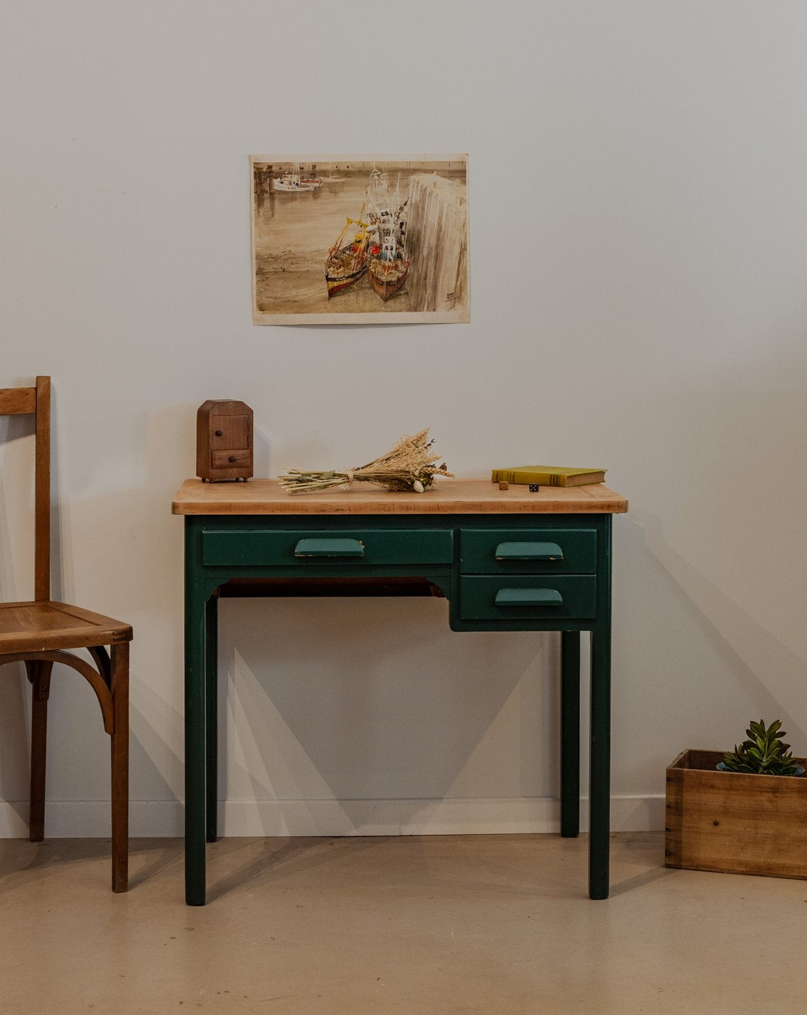 Bureau enfant en bois vert sapin Edouard N°665 - Bon état, DEBONGOUT