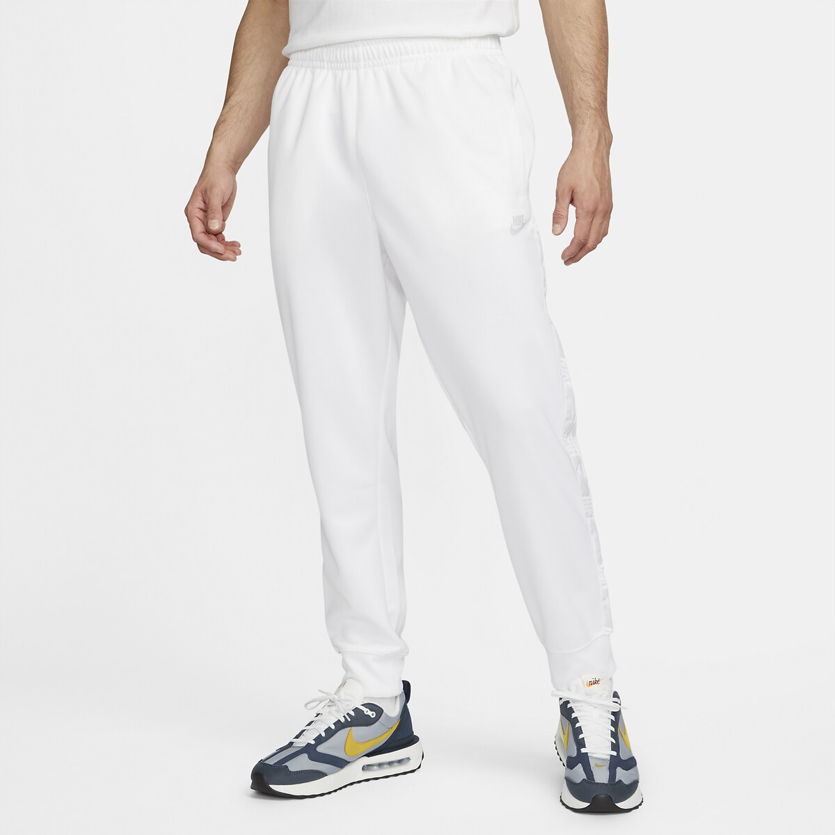 Nike Repeat Tapered Joggers