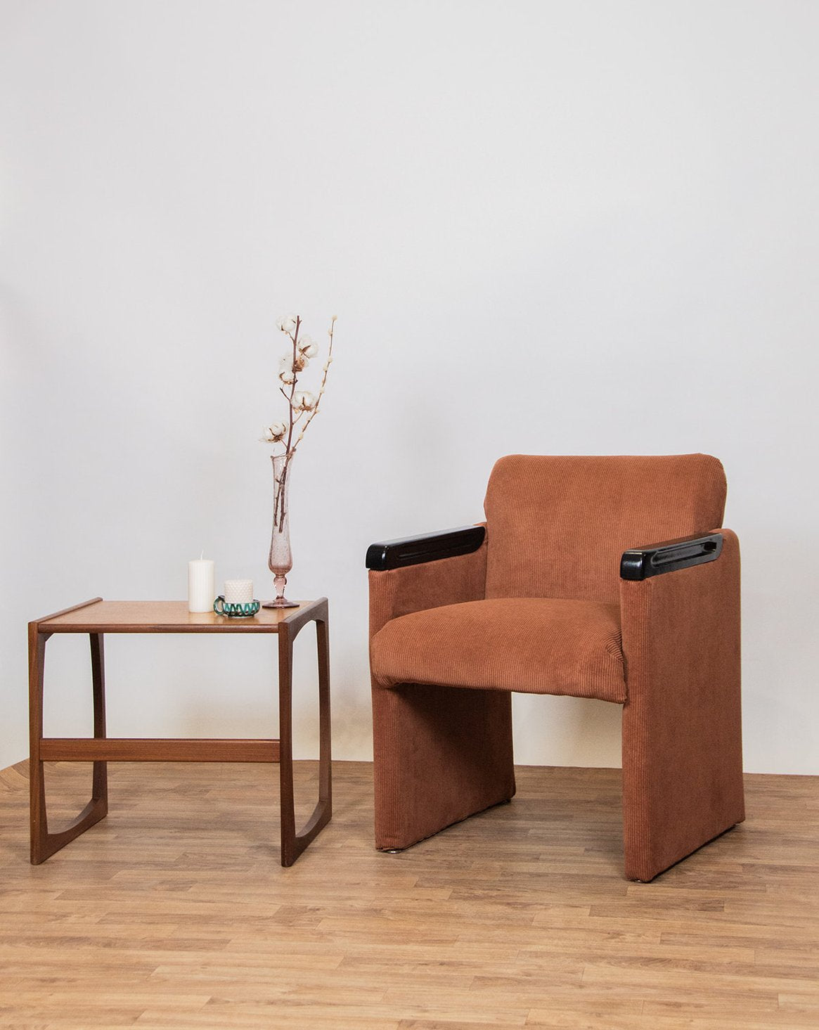 Fauteuil en velours côtelé Jakob N°109 - Bon état, DEBONGOUT