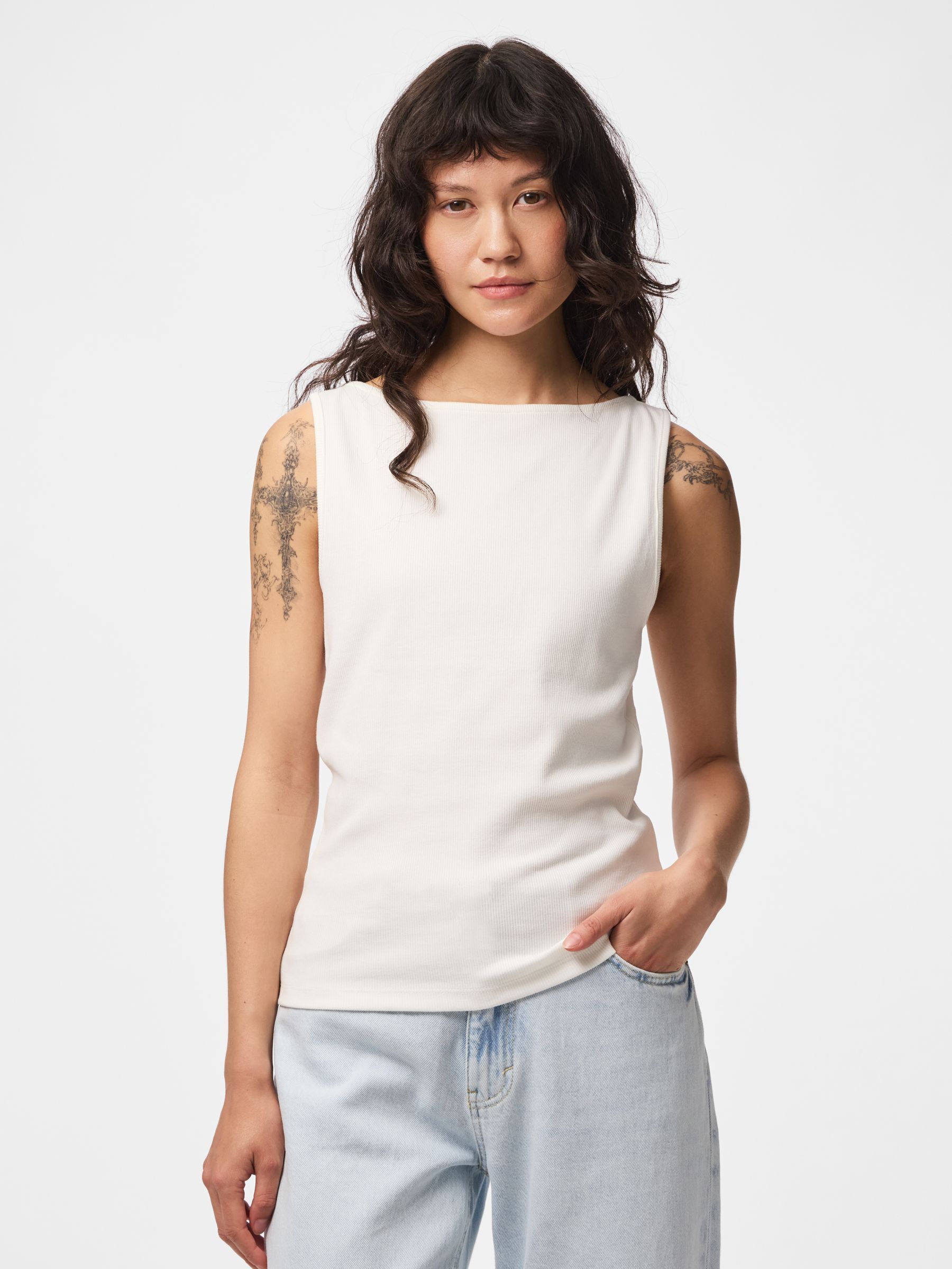 Top Sans Manches, PIECES