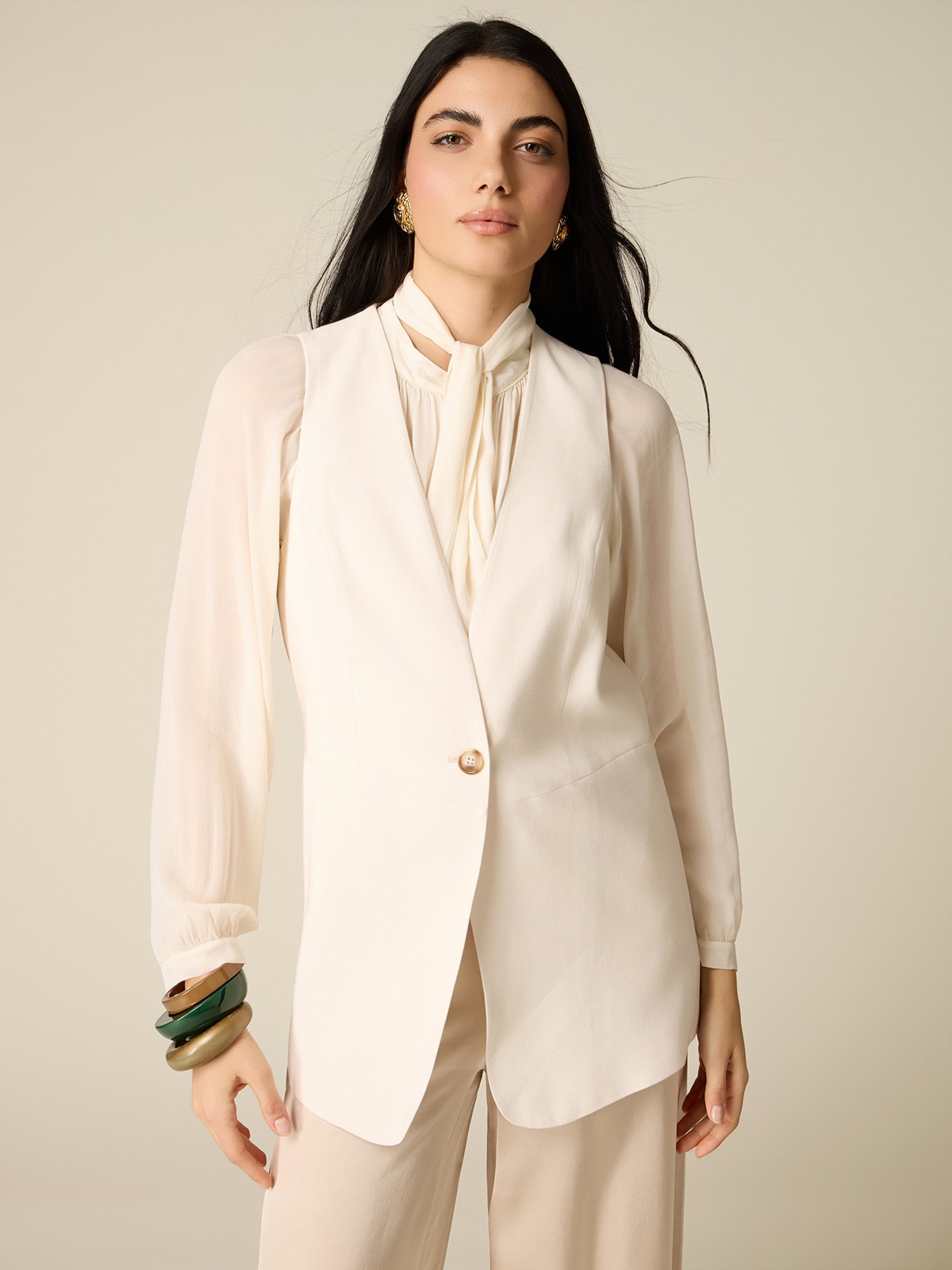 Gilet de tailleur, OLTRE