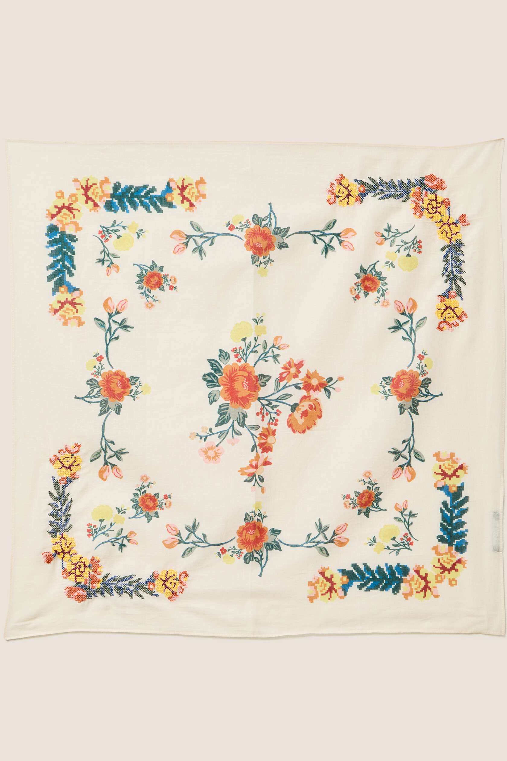 Foulard avec broderie, BREAL