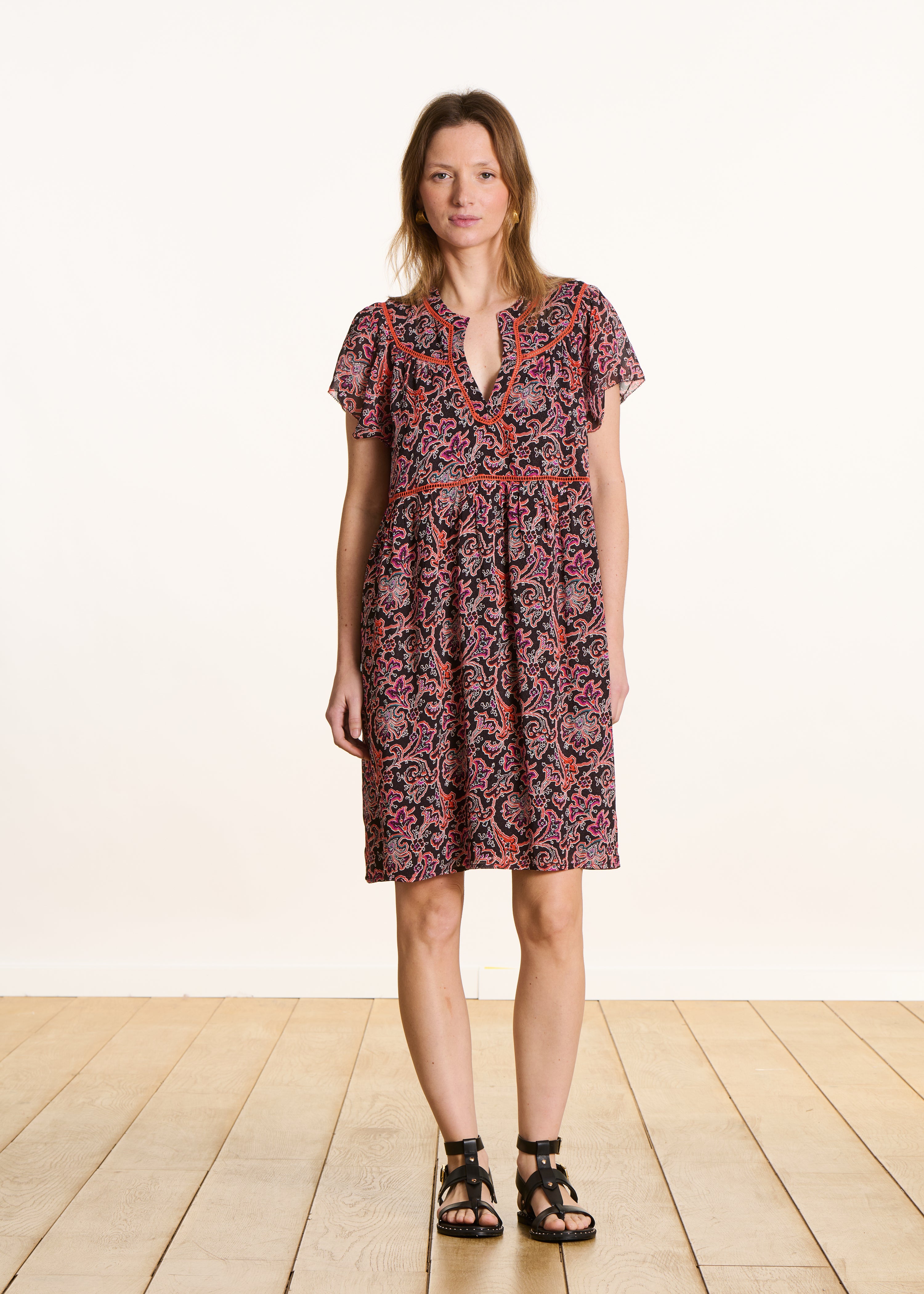 Robe courte droite à imprimé floral, LA FEE MARABOUTEE