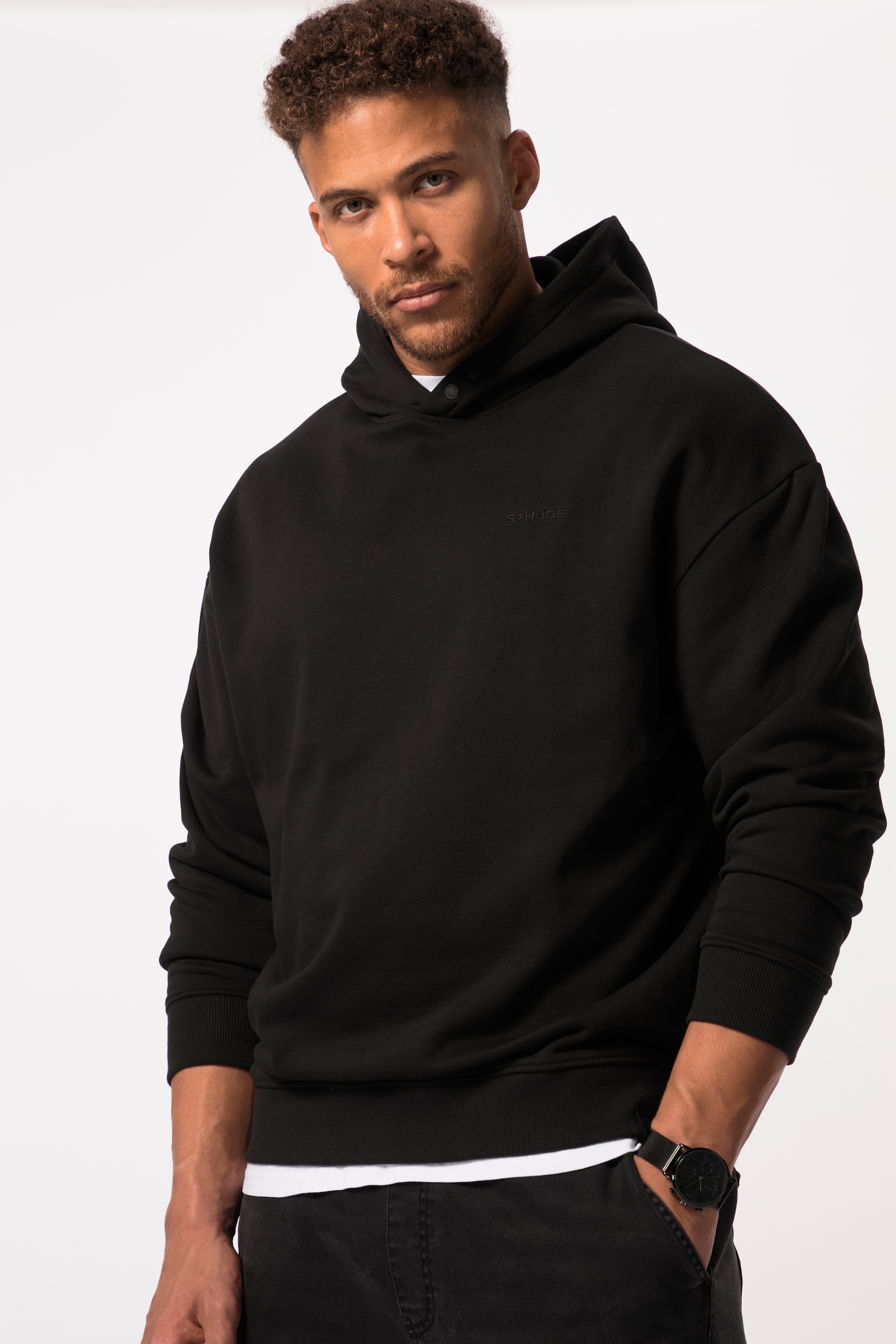 Sweat à capuche. Coupe oversized et imprimé, STHUGE