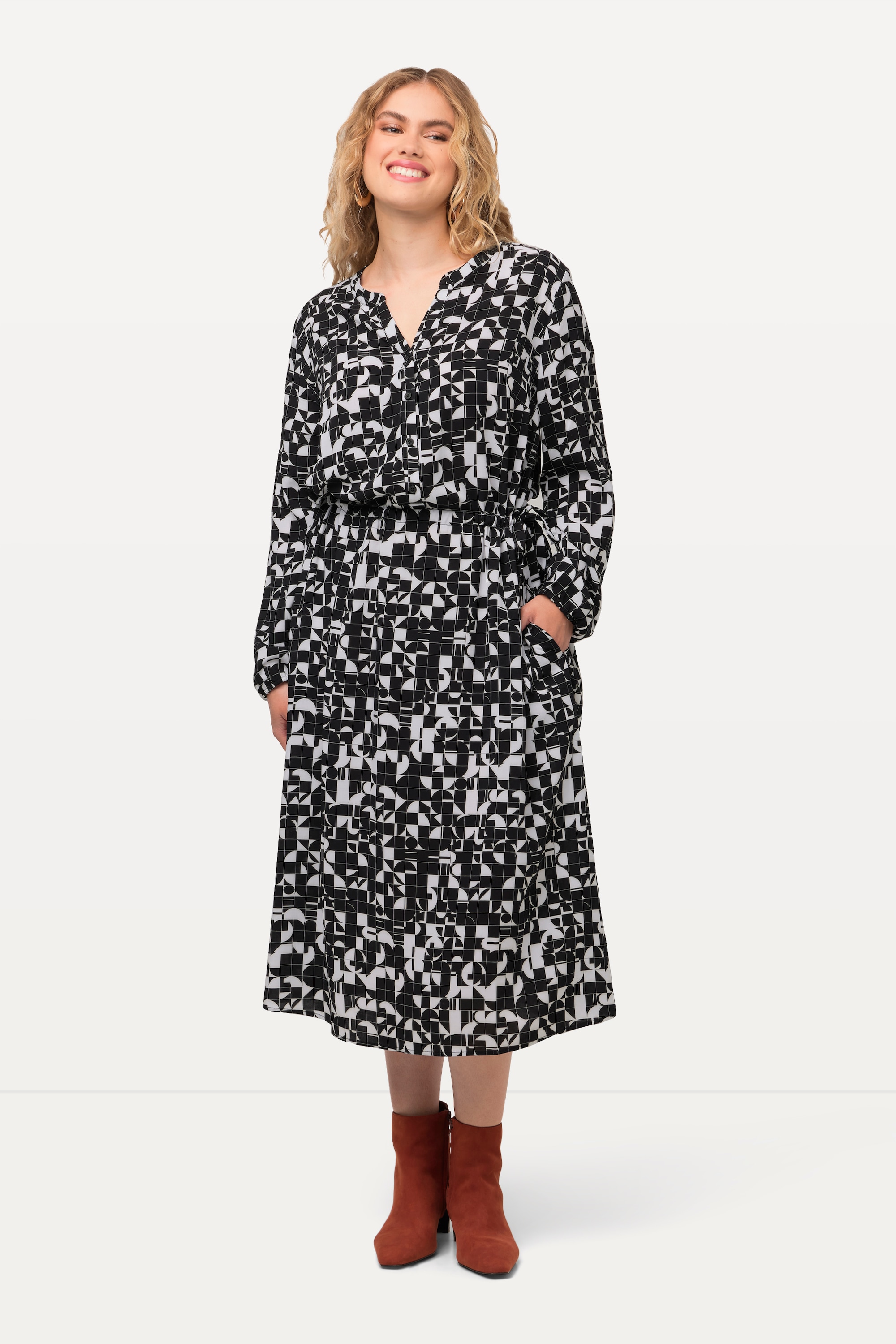 Robe à col tunisien et manches longues, ULLA POPKEN