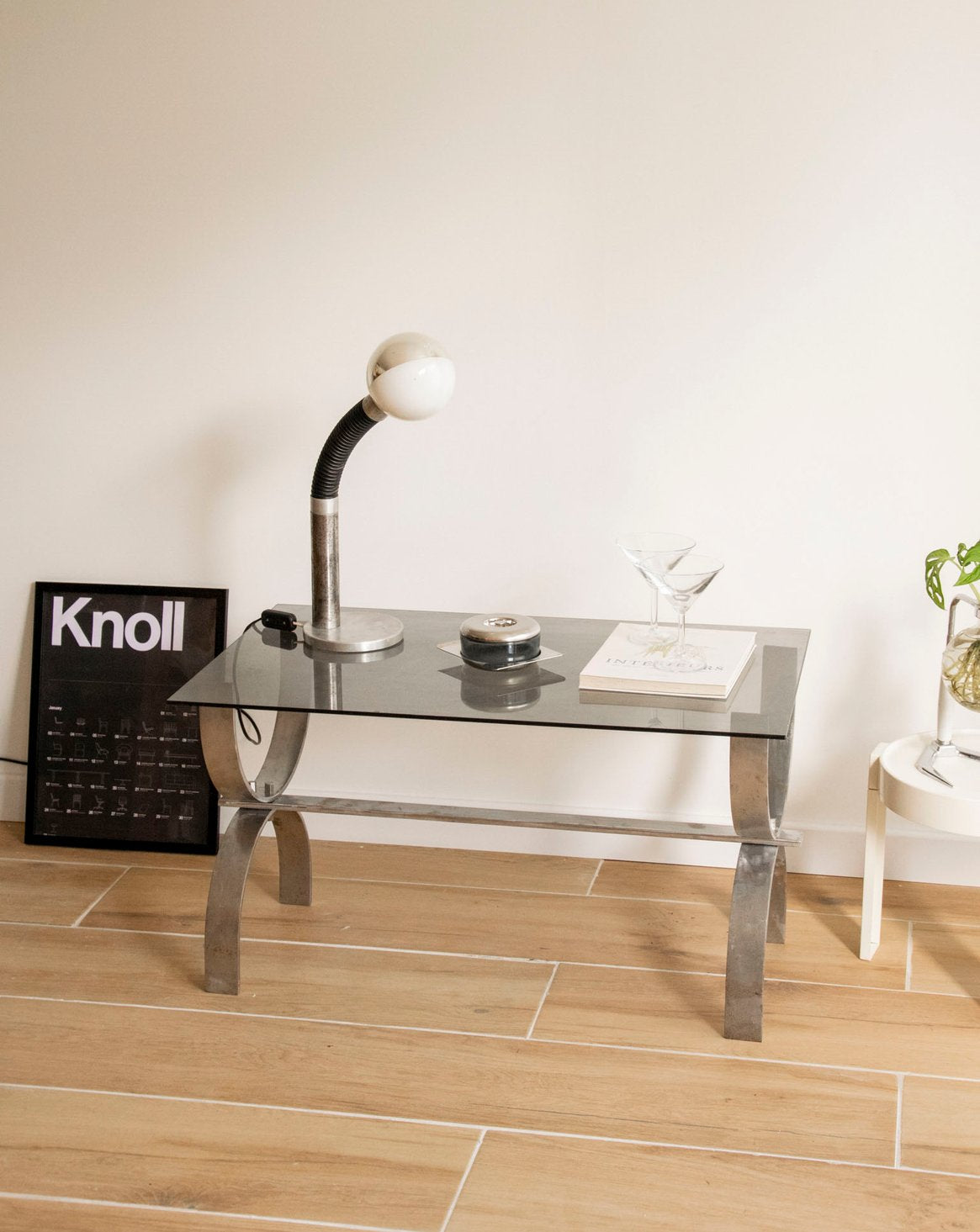 Table basse en verre fumé à la structure courbée Donna N°1521 - Bon état, DEBONGOUT