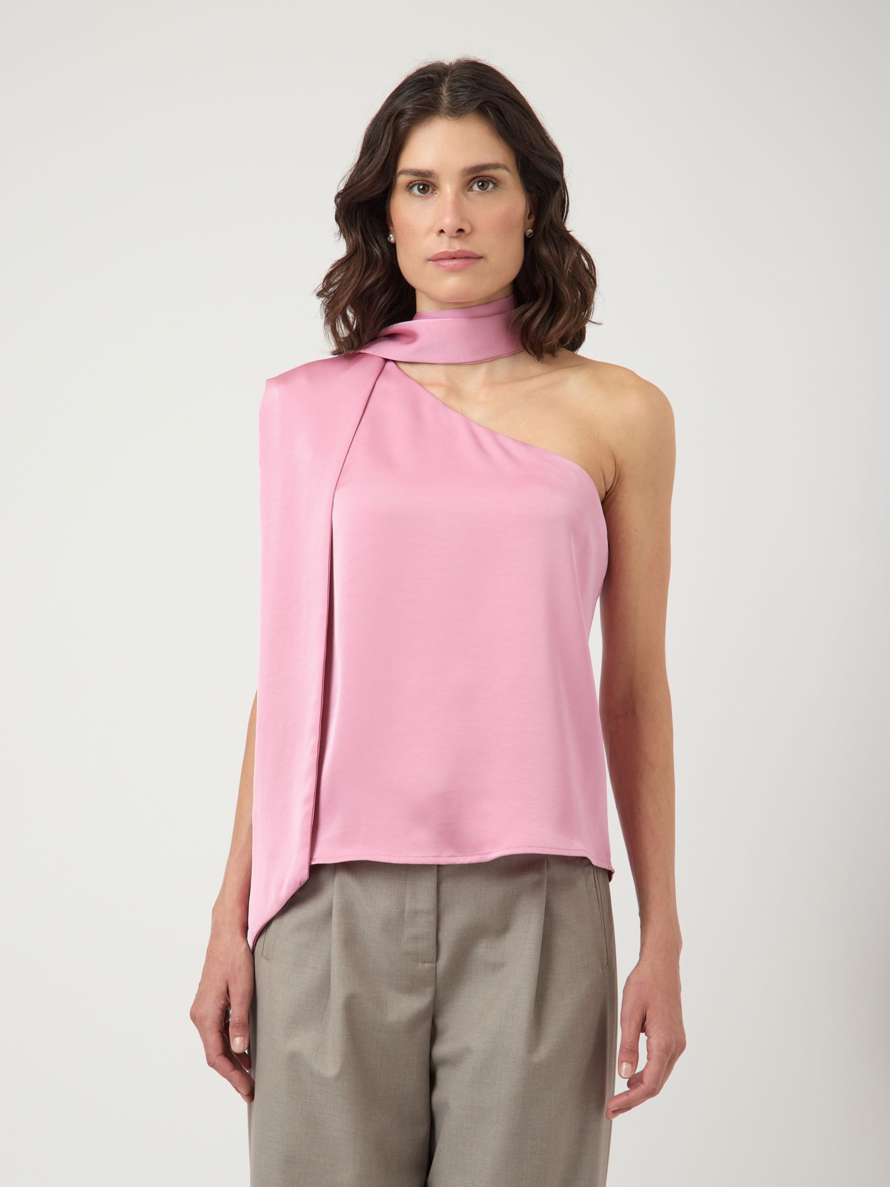 Haut Asymétrique, YAS