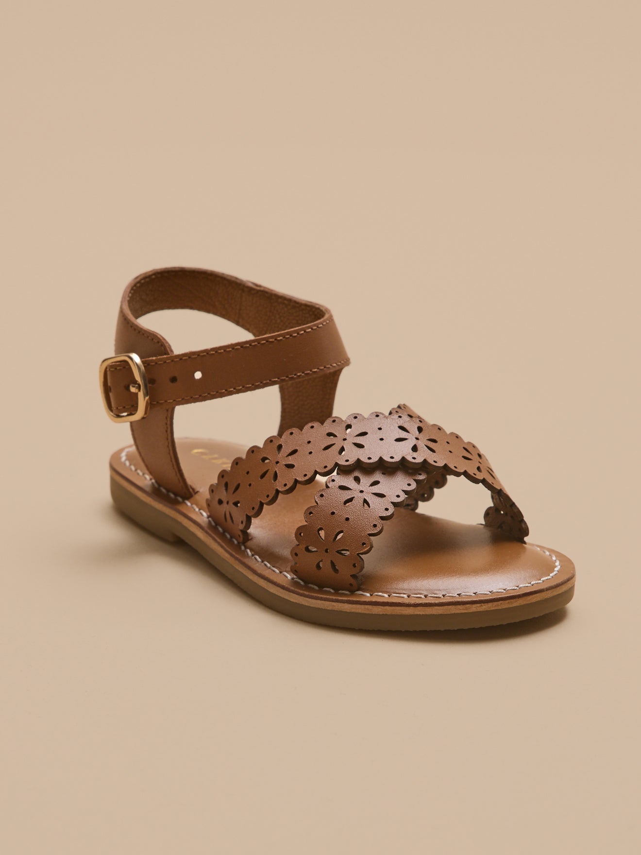 Sandales perforées en cuir, CYRILLUS