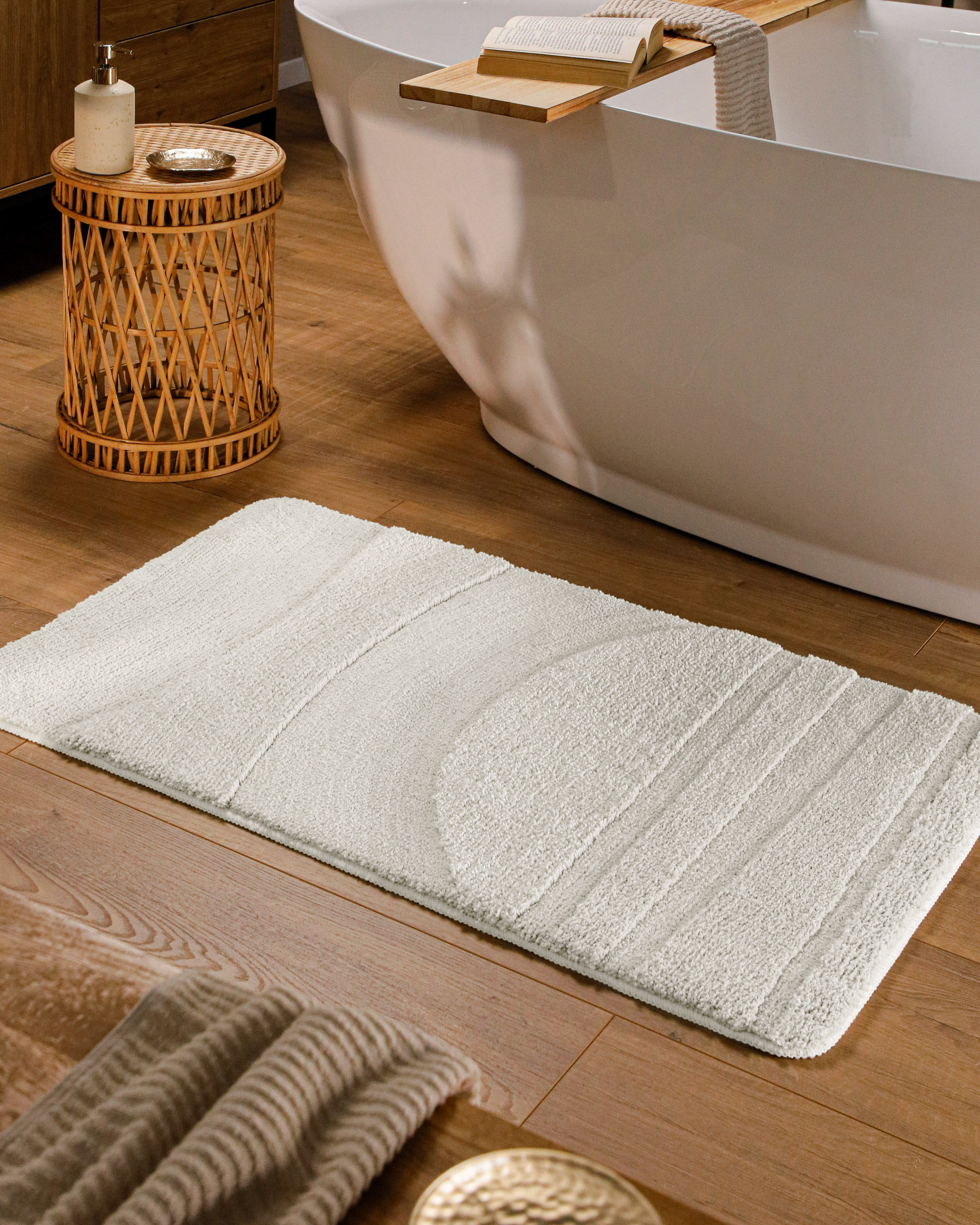 Tapis de bain, lignes discrètes en relief , Marc, WECON HOME