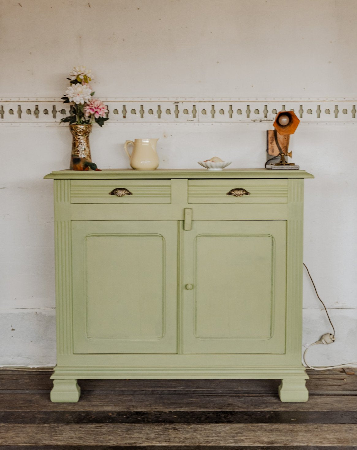 Buffet en bois vert Gilbert N°1883 - Bon état, DEBONGOUT