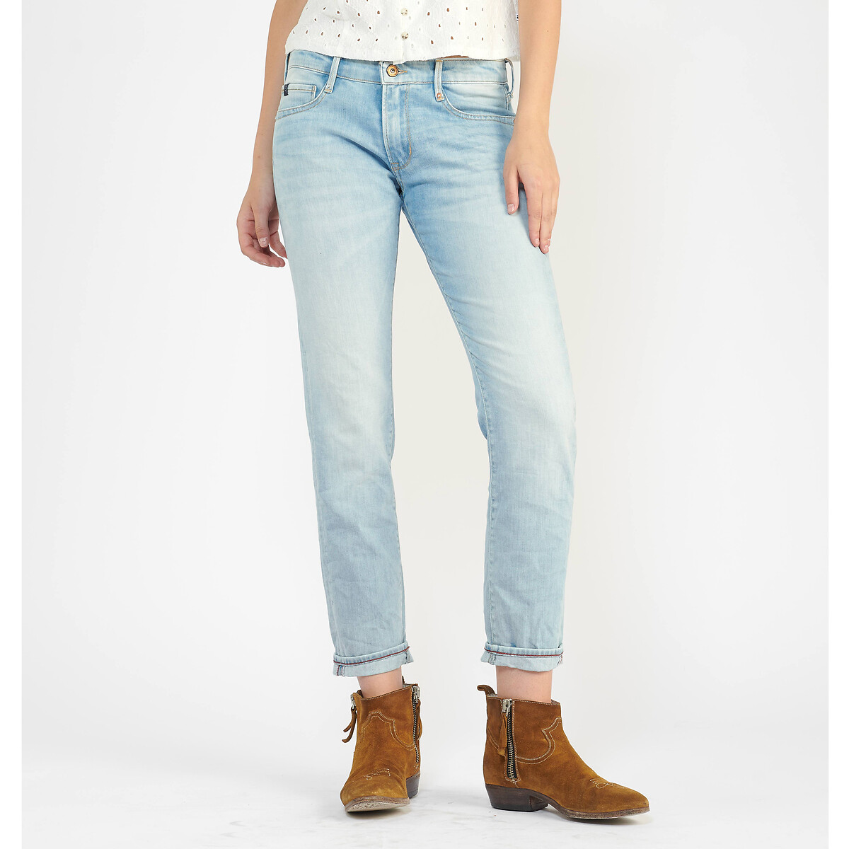 levi's mid rise boyfriend jeans