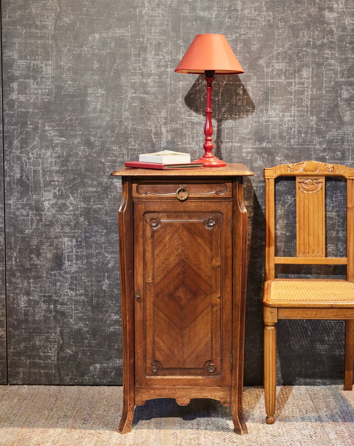 Table d'appoint en bois Francine N°1556 - Bon état, DEBONGOUT