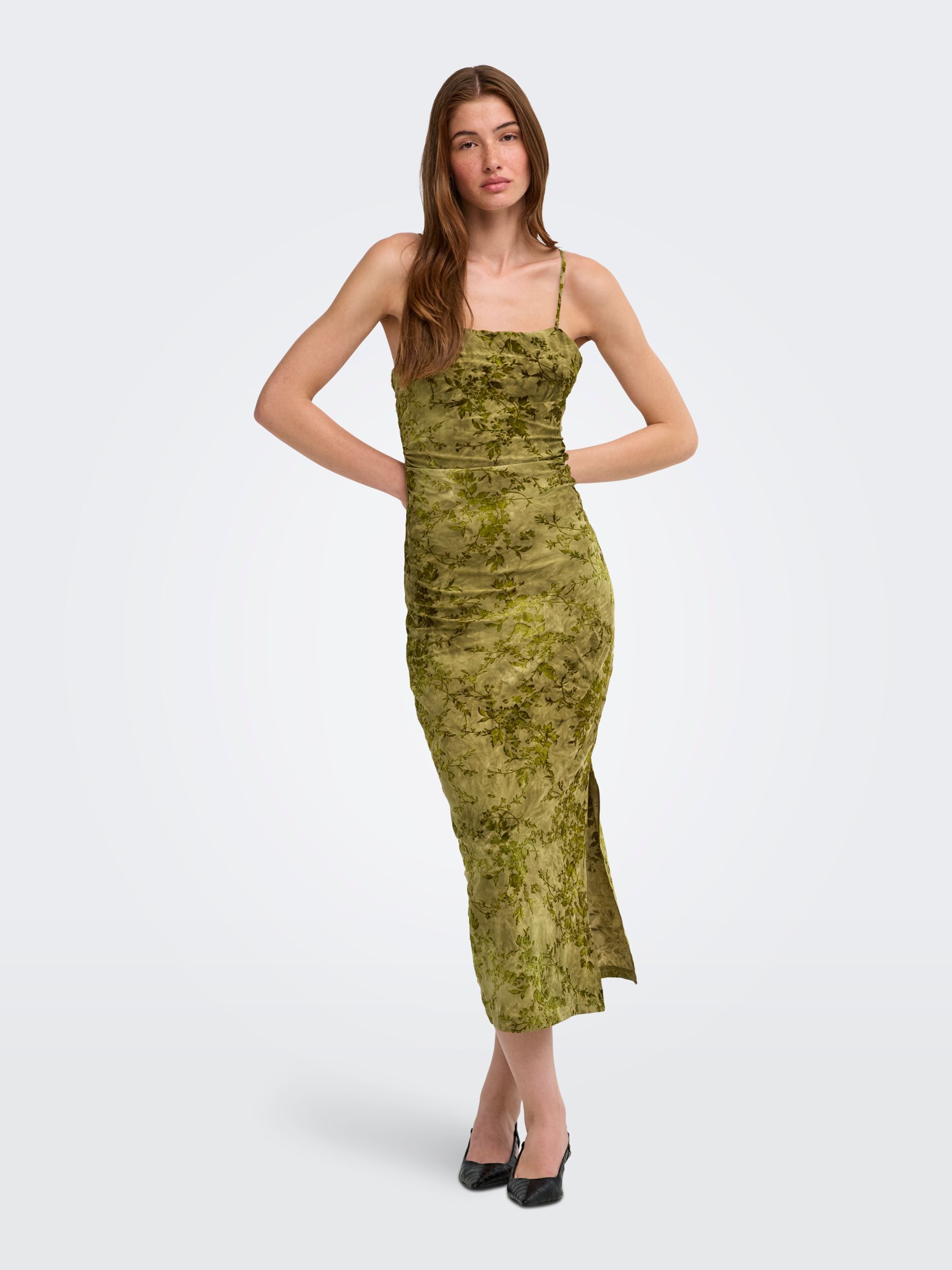 Robe, ONLY