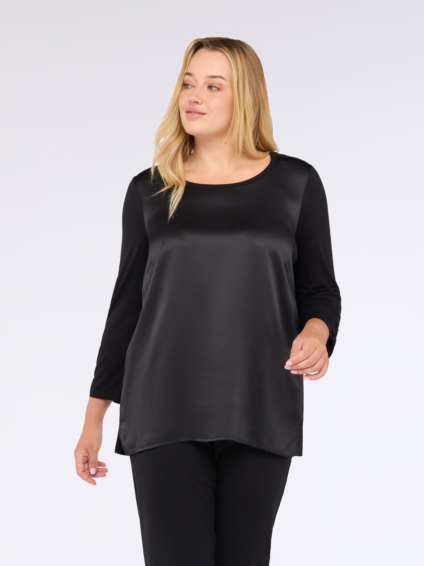 T-shirt bimatière avec manches trois-quarts en satin et jersey, FIORELLA RUBINO