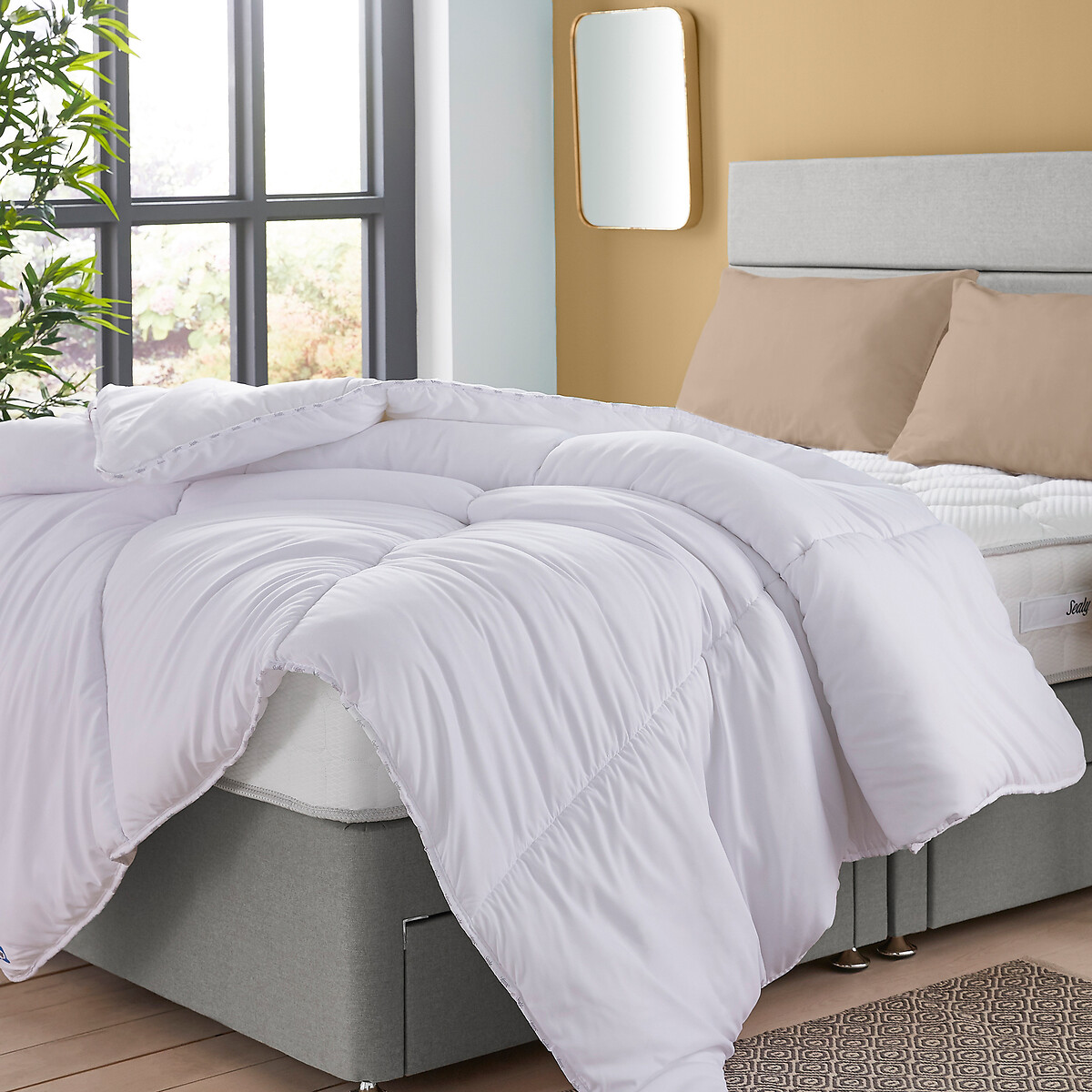 Anti allergy 10.5 tog duvet , white 