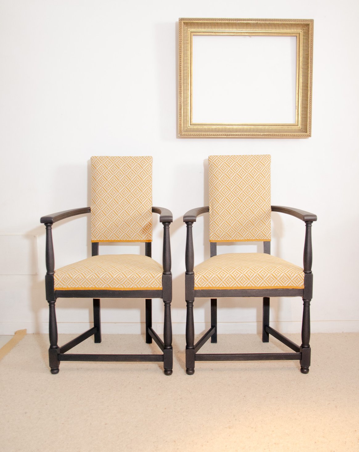 Paire de fauteuil en bois Ernest N°912 - Bon état, DEBONGOUT