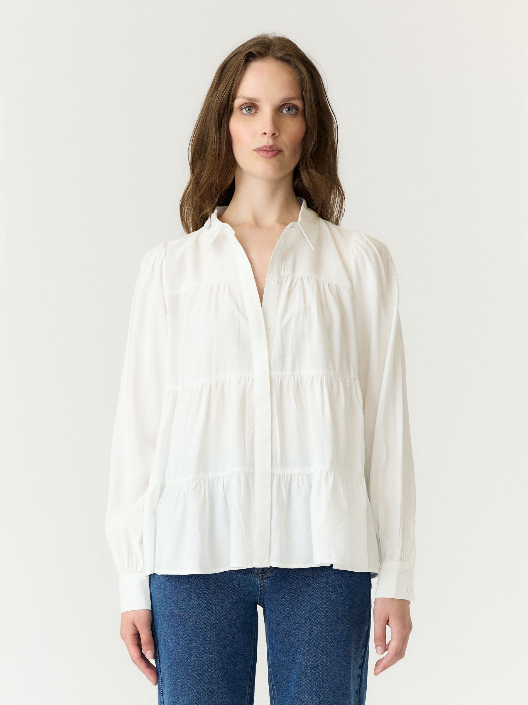 Chemise, YAS