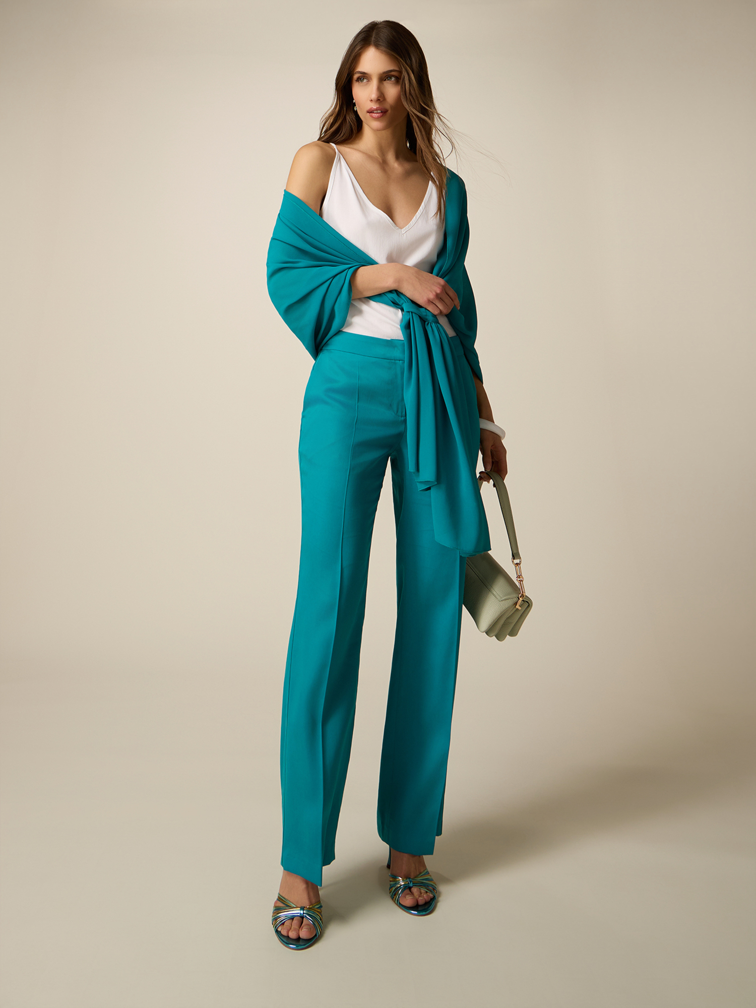 Pantalon palazzo, OLTRE