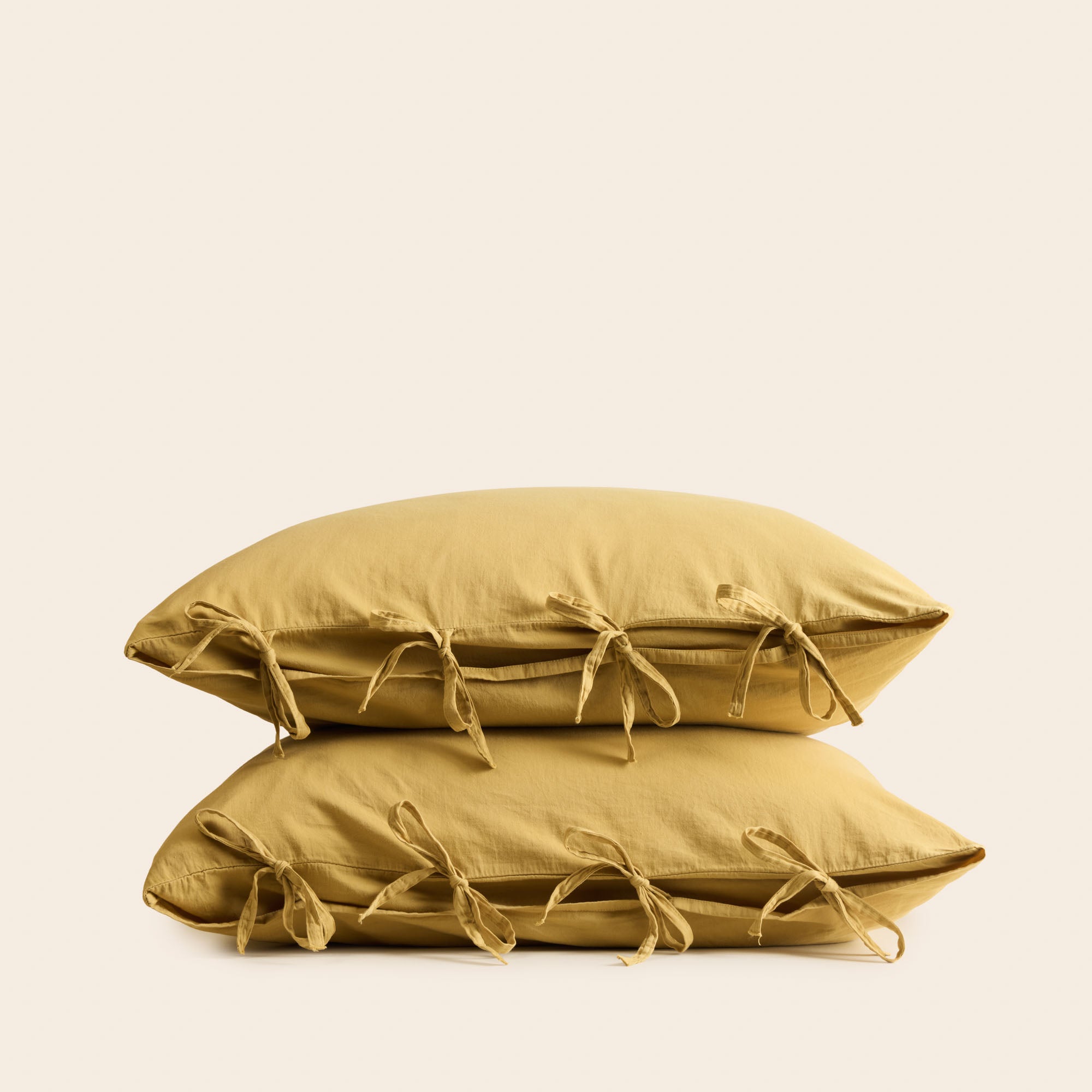 Lot De 2 Taies D'Oreiller en Satin de coton lavé uni à nouettes SATHEENE, MADURA