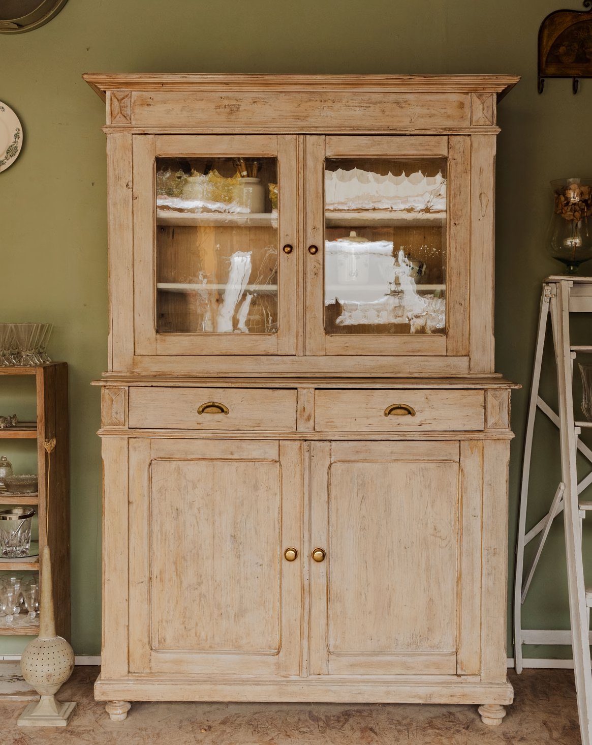 Buffet à deux corps en bois Gilbert N°1886 - Bon état, DEBONGOUT