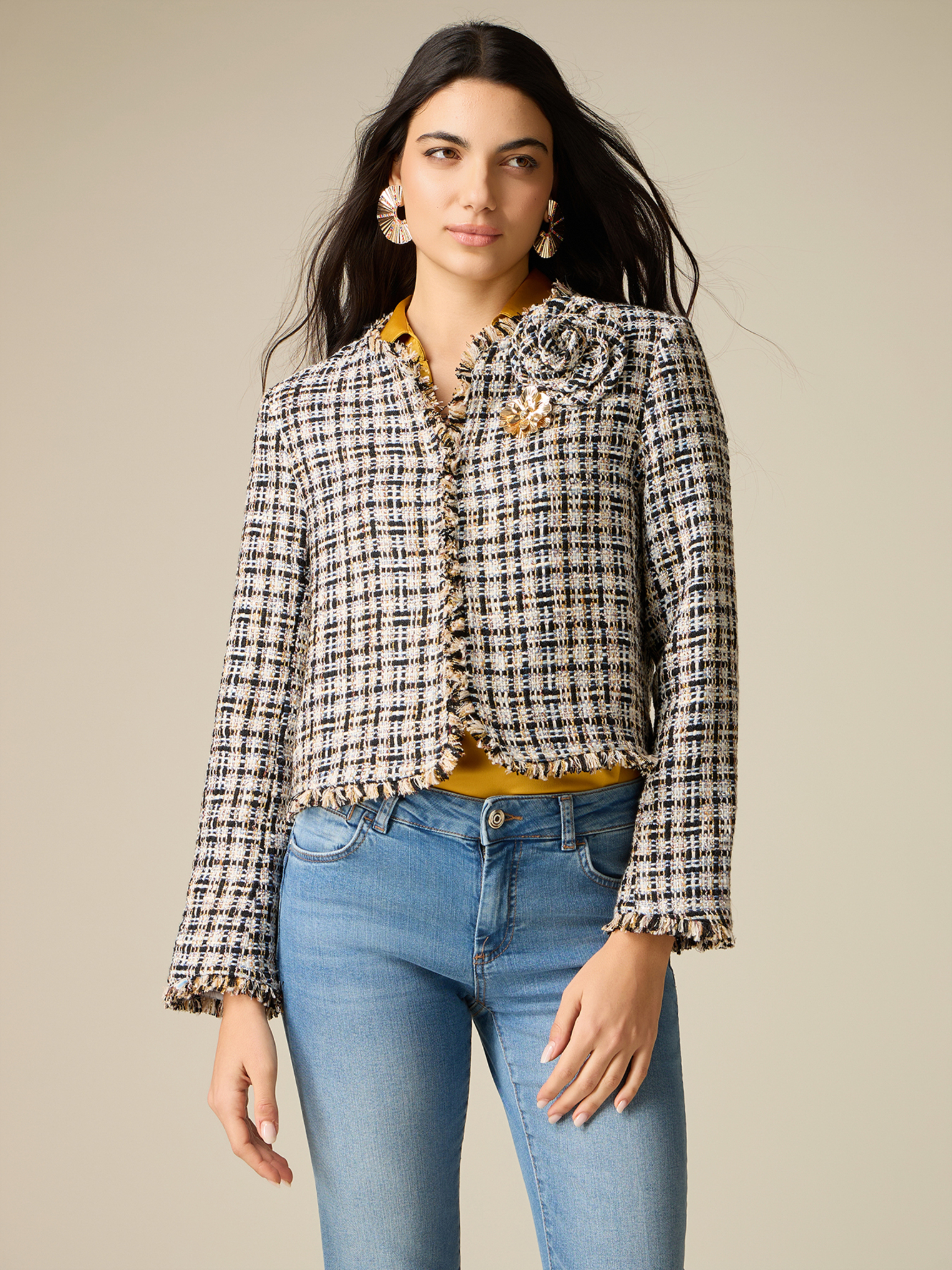 Veste courte avec broche, OLTRE