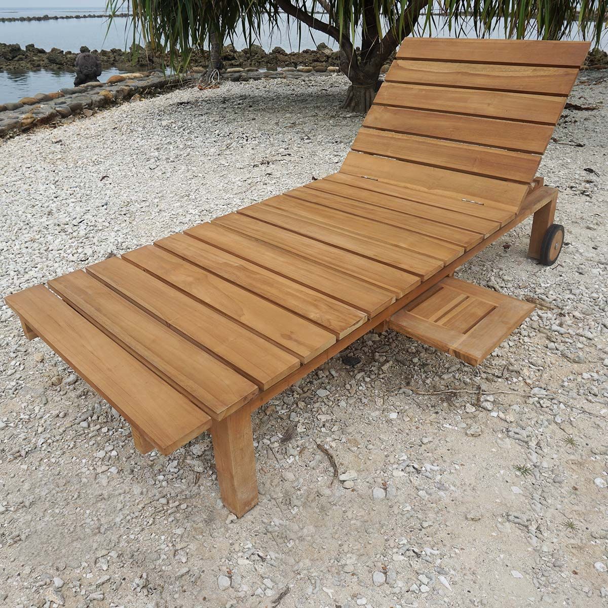 bain de soleil contemporain en teck grade c