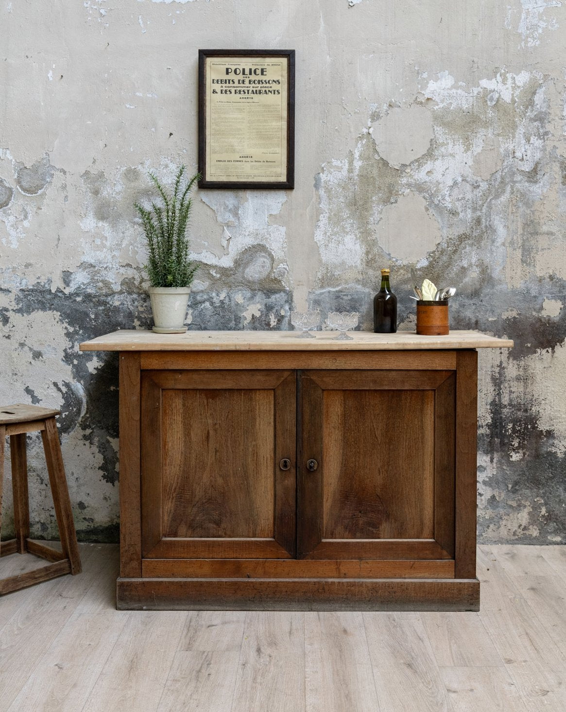 Buffet en bois Gilbert N°1549 - Bon état, DEBONGOUT