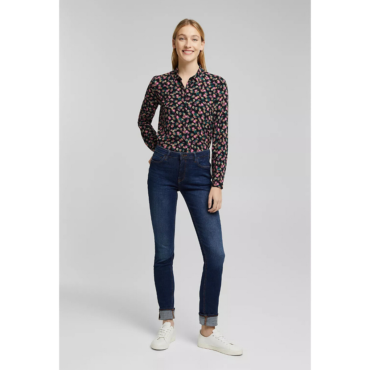Mid-Rise Slim Jeans in Organic Cotton, Length 32"
